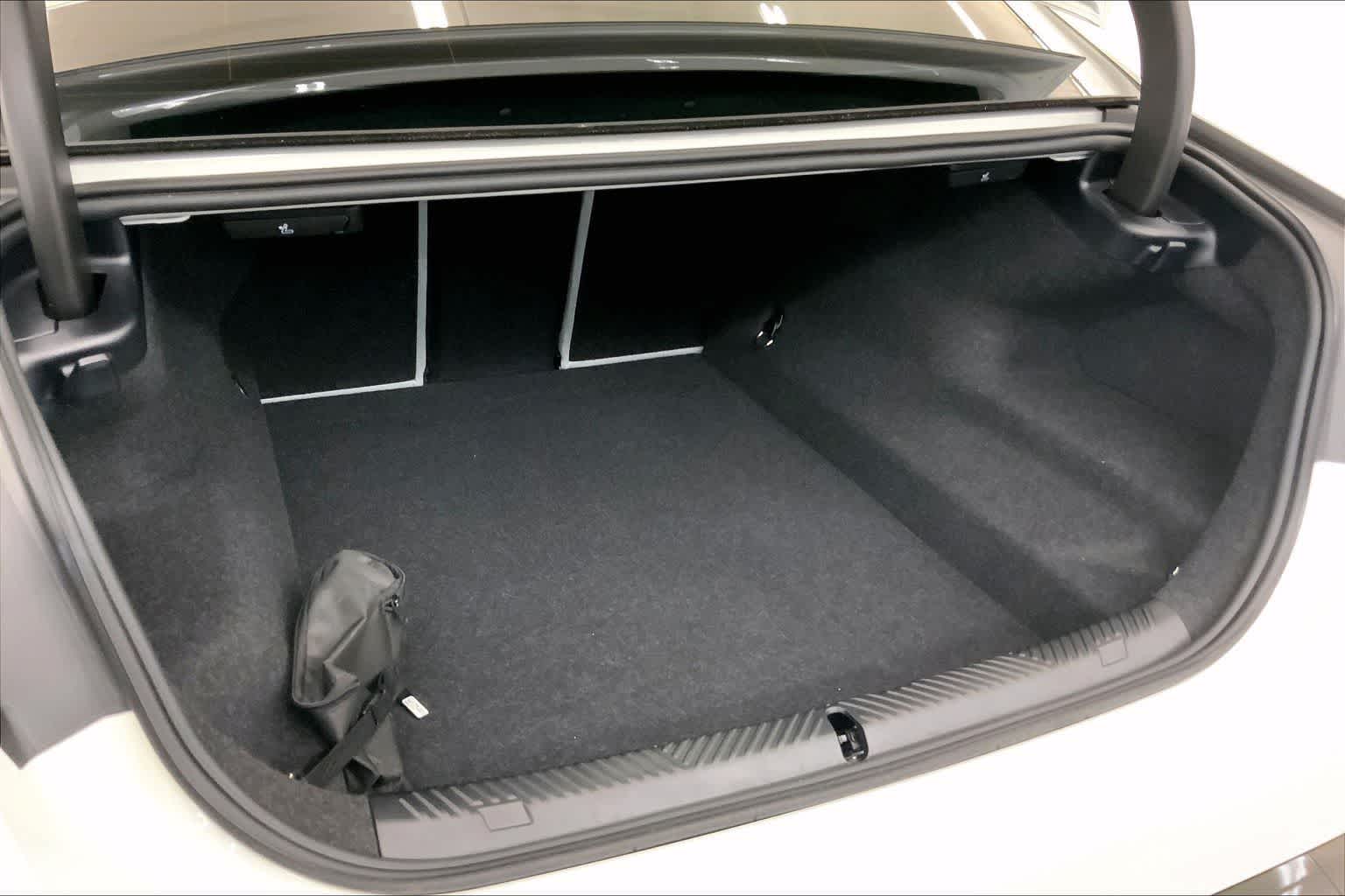 Thumbnail: 2026 BMW M5 - 18