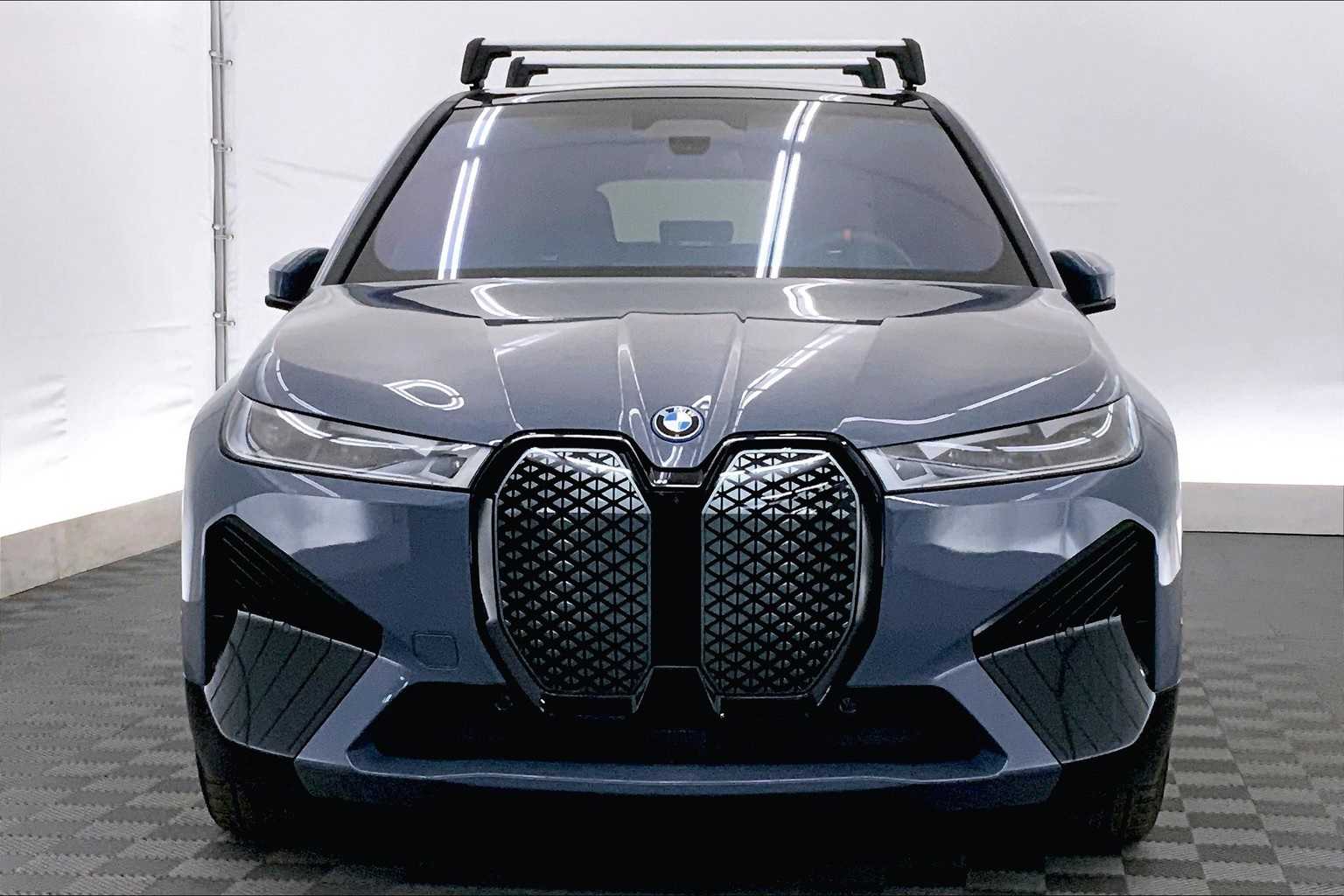 Thumbnail: 2025 BMW iX - 6