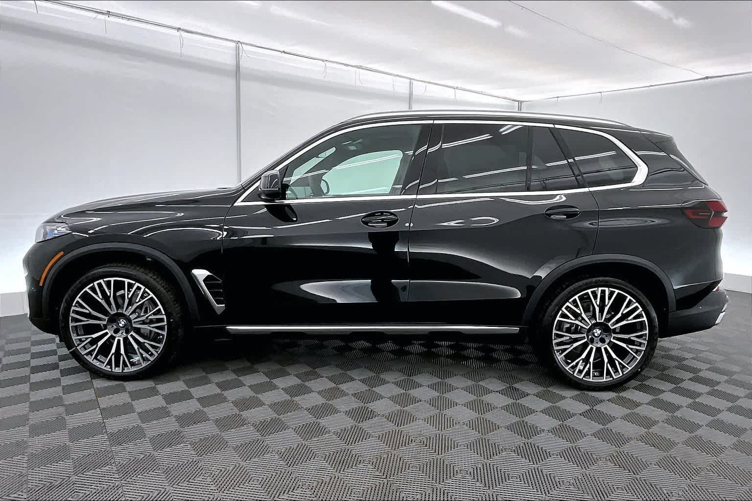 Thumbnail: 2026 BMW X5 - 3