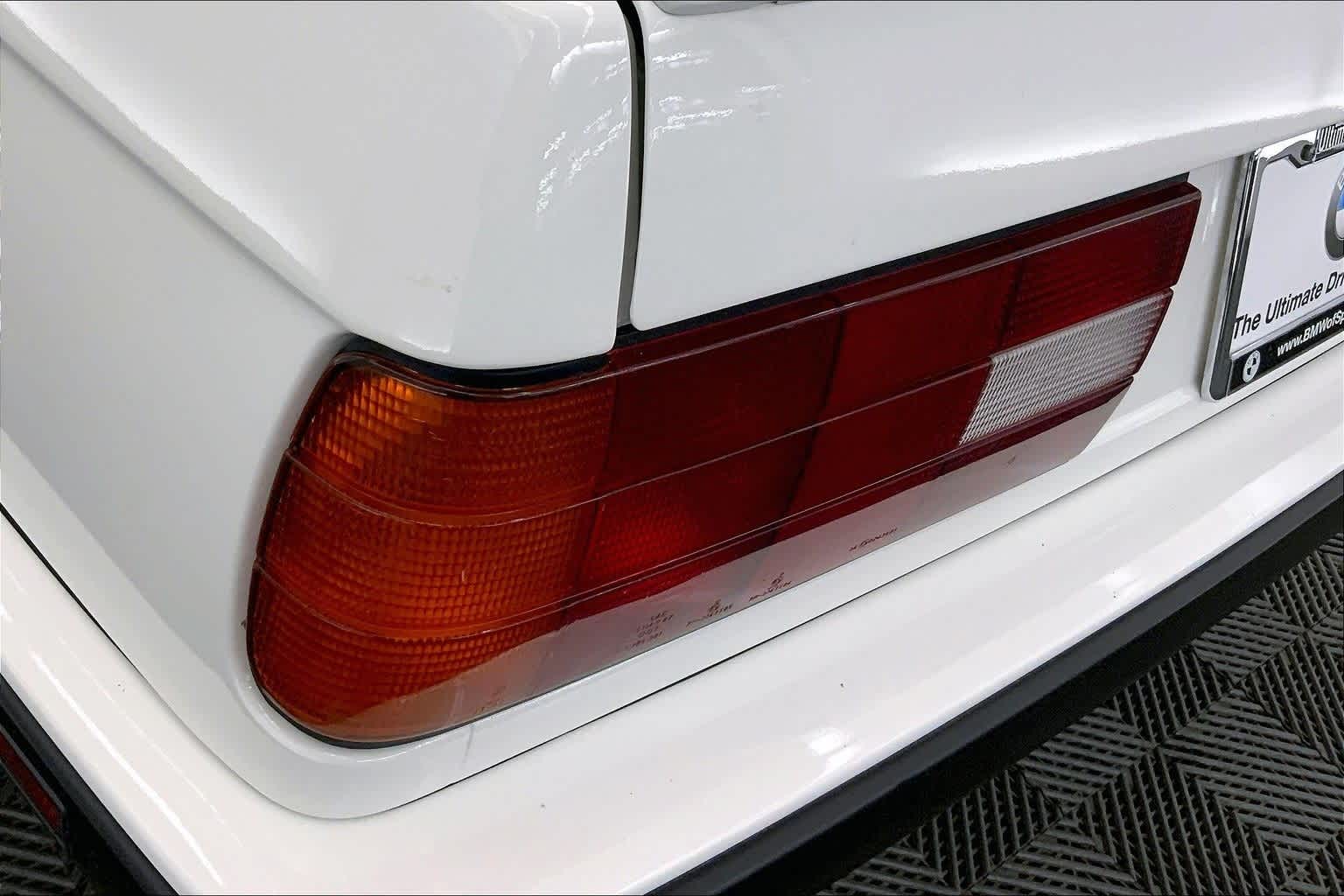 Thumbnail: 1991 BMW 3 Series - 32