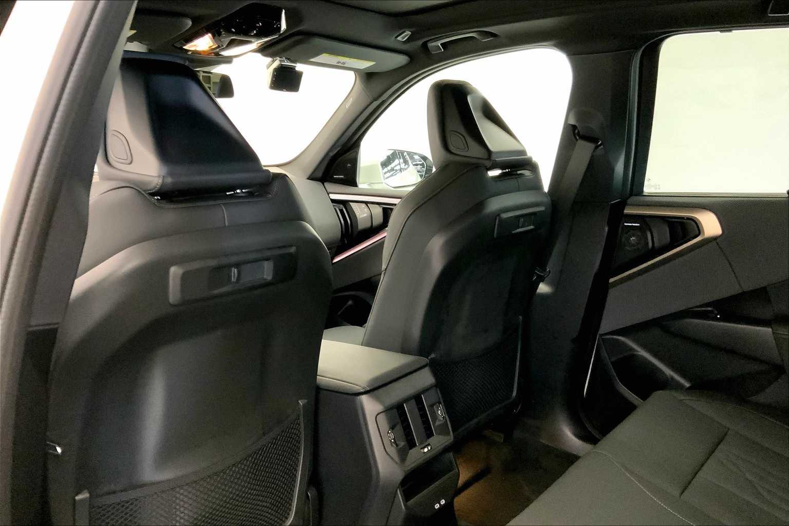 Thumbnail: 2025 BMW X3 - 12