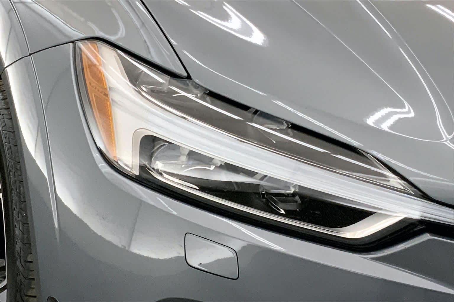 Thumbnail: 2020 Volvo XC60 - 31