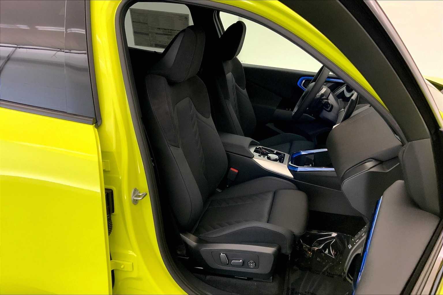 Thumbnail: 2025 BMW X3 - 14