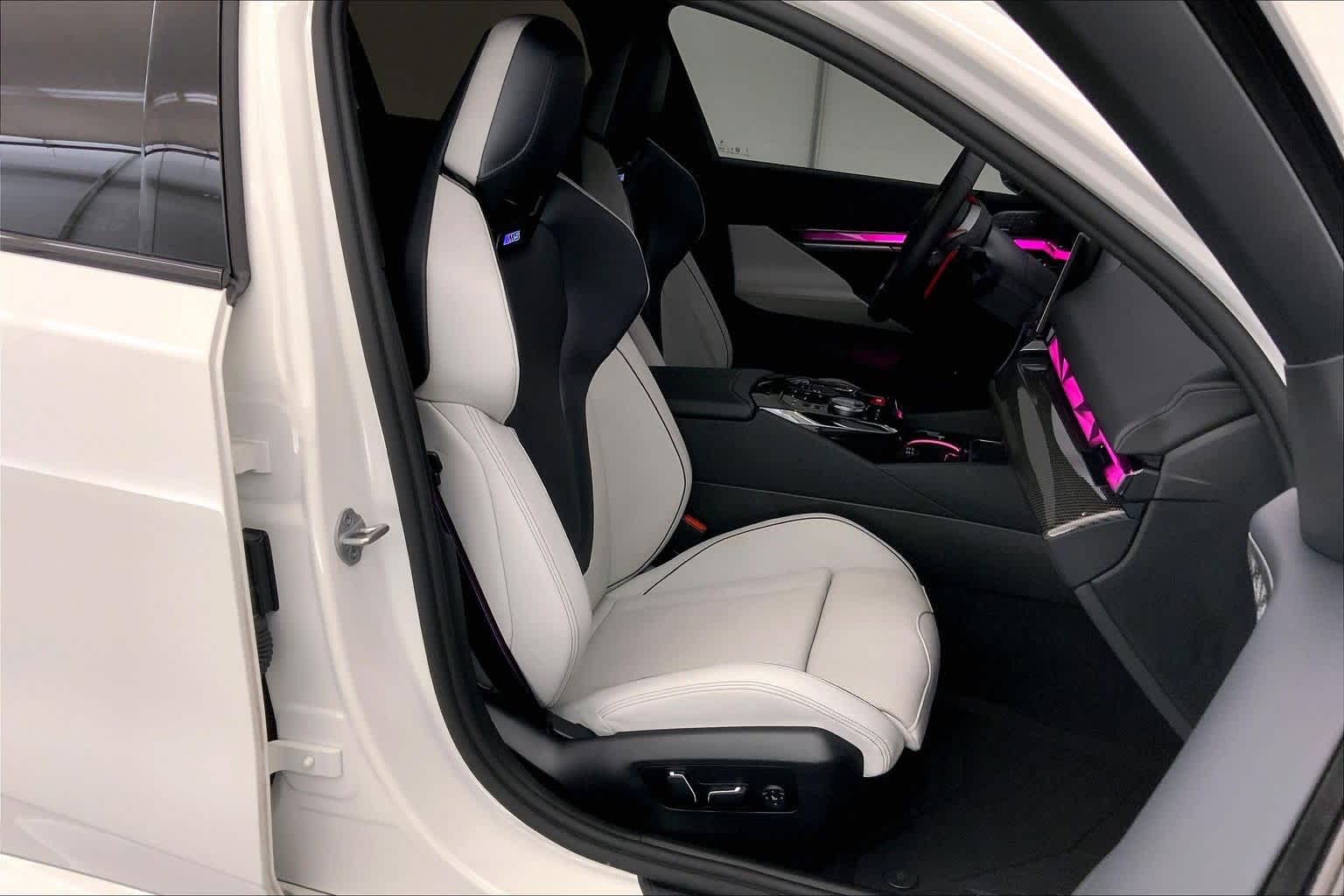 Thumbnail: 2026 BMW M5 - 13