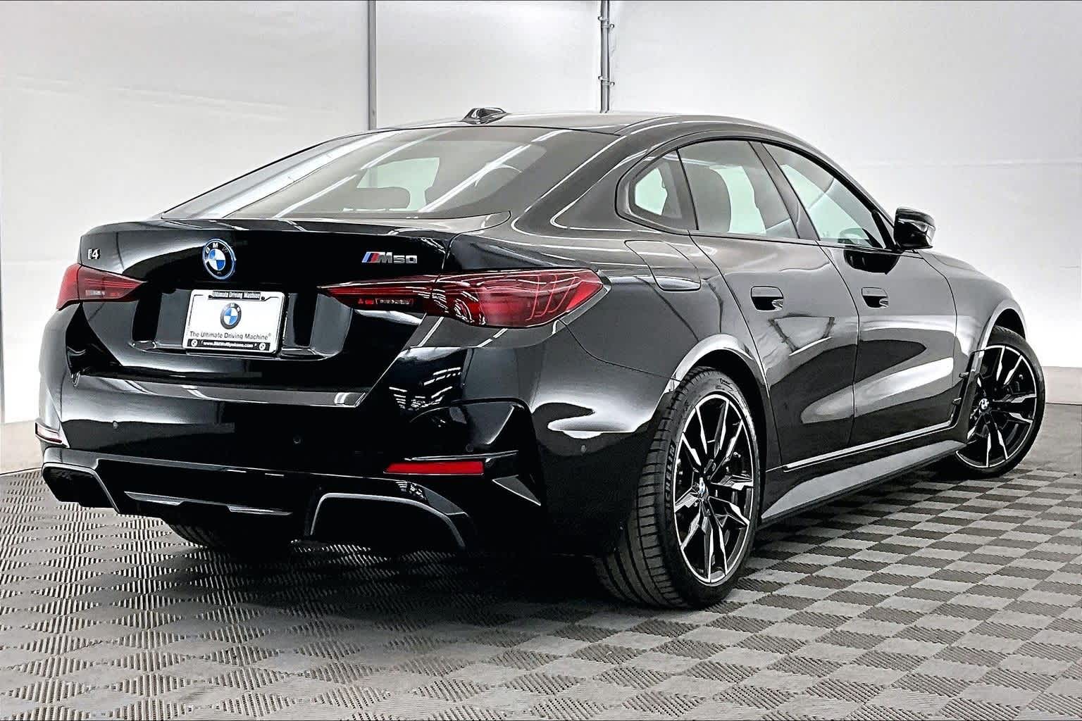 Thumbnail: 2025 BMW i4 - 22