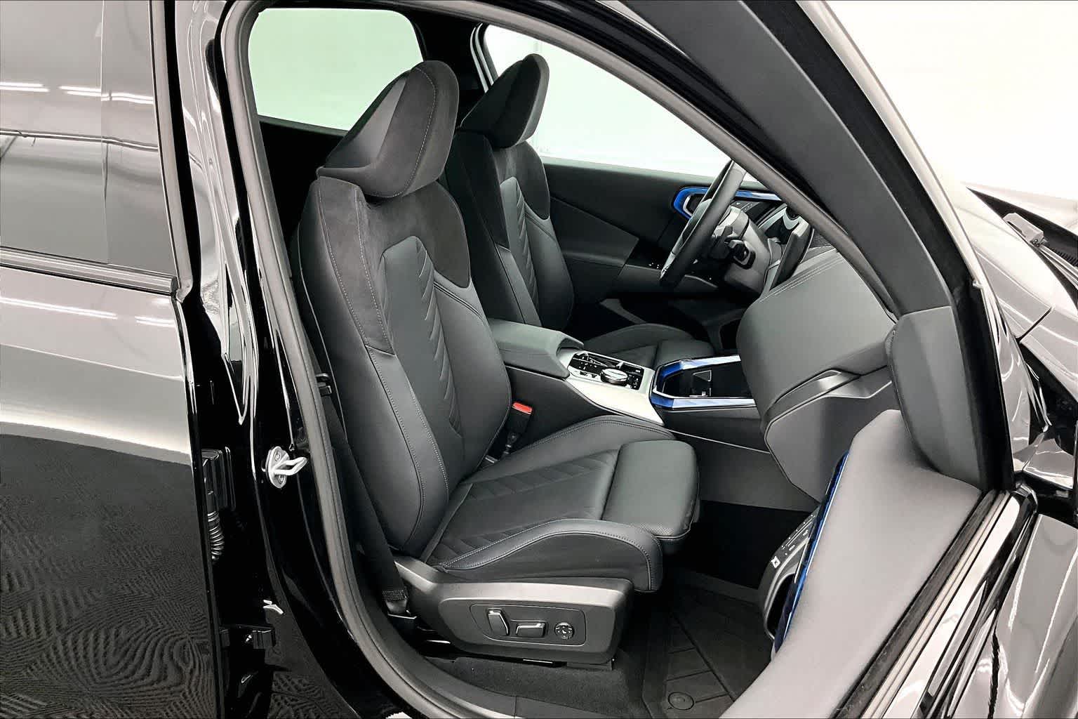 Thumbnail: 2025 BMW X3 - 13