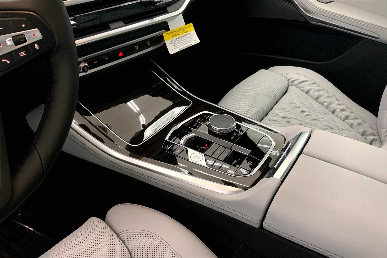 Thumbnail: 2026 BMW X5 - 17