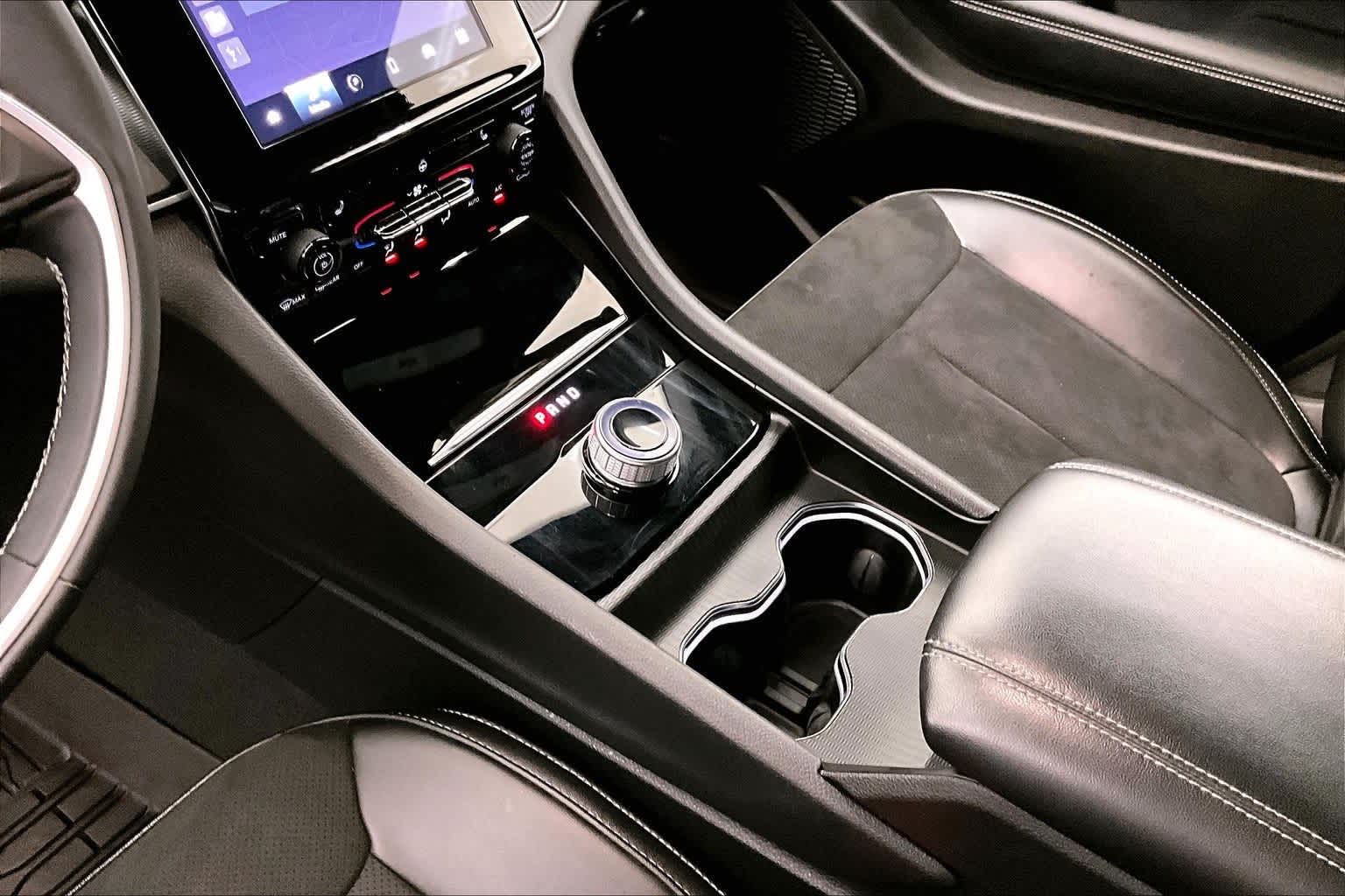 Thumbnail: 2023 Jeep Grand Cherokee - 16