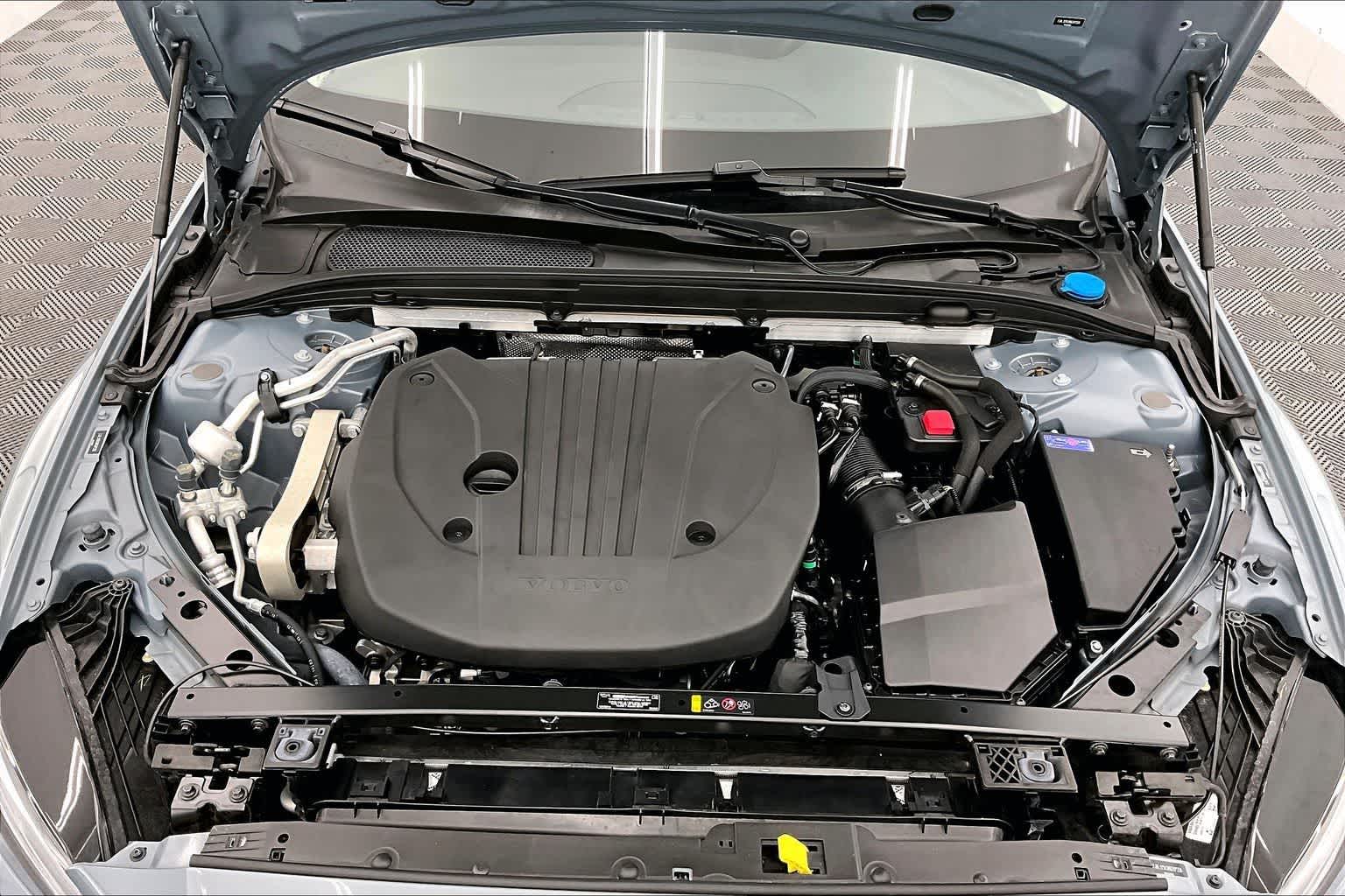 Thumbnail: 2024 Volvo S60 - 9