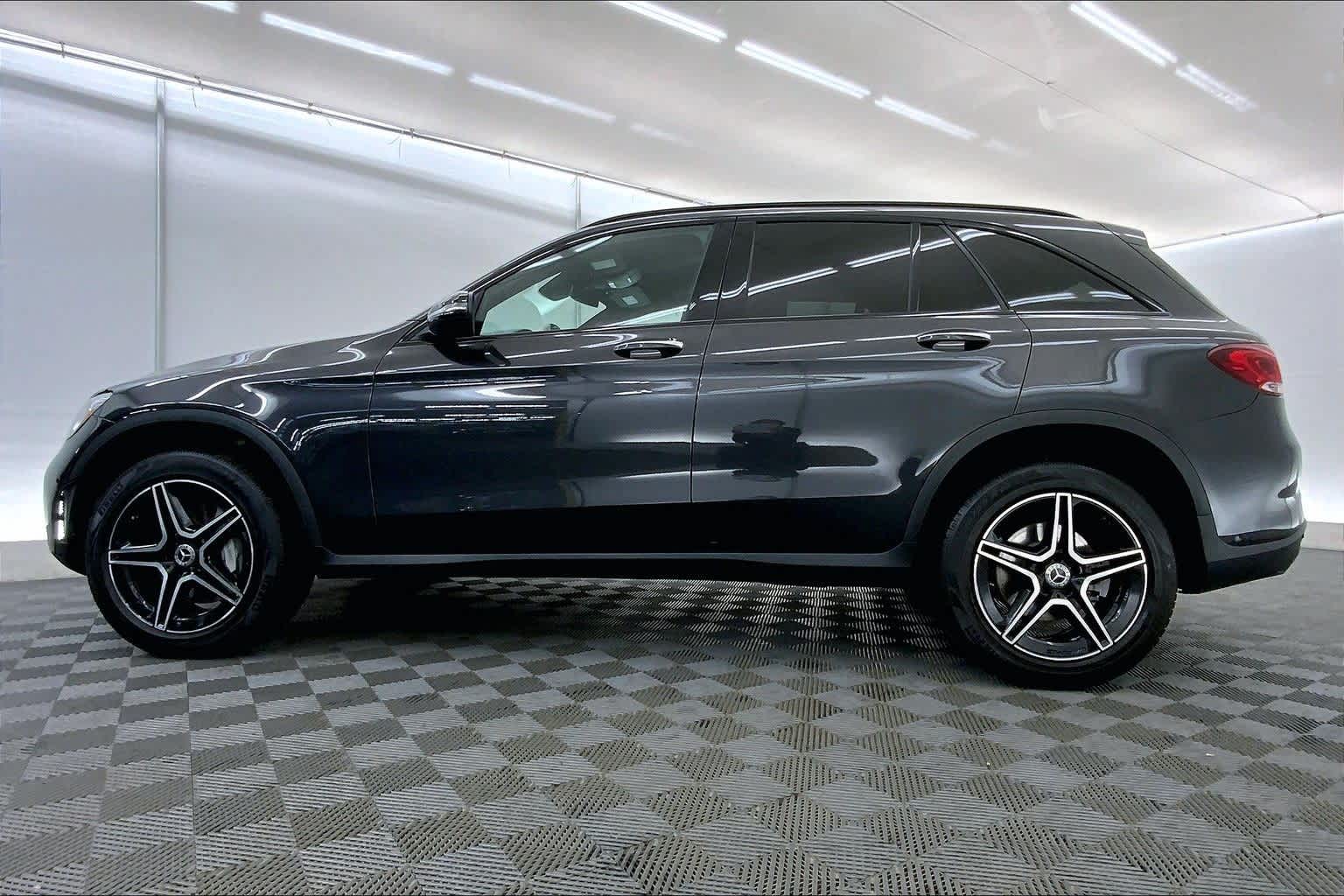 Thumbnail: 2022 Mercedes-Benz GLC - 3