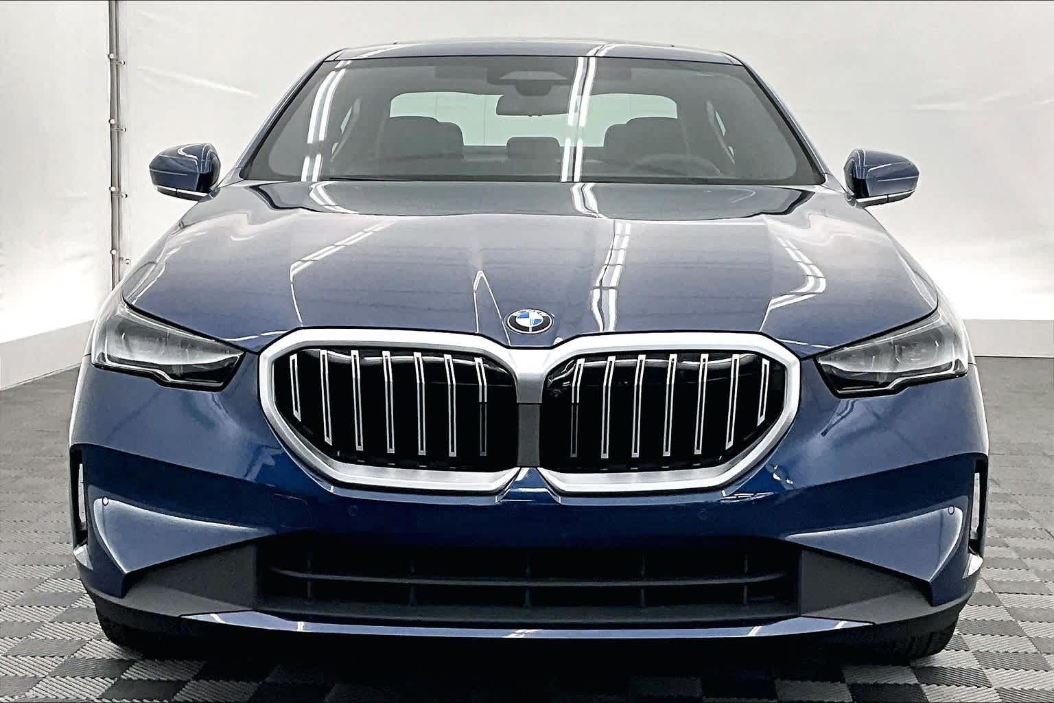 Thumbnail: 2026 BMW 5 Series - 6
