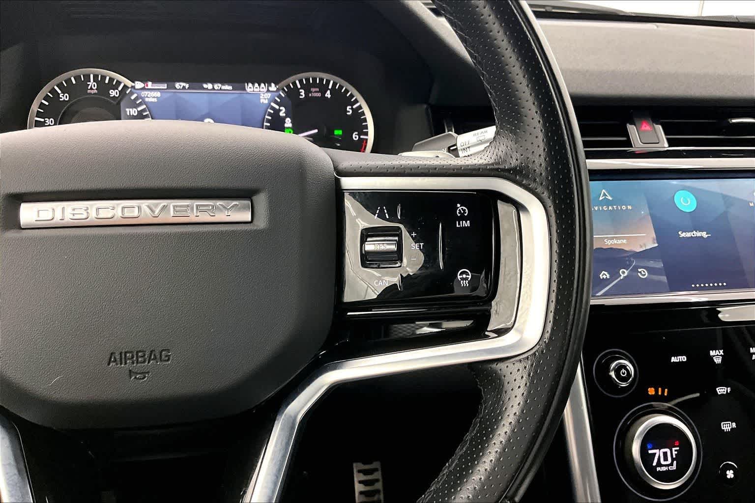 Thumbnail: 2022 Land Rover Discovery Sport - 25