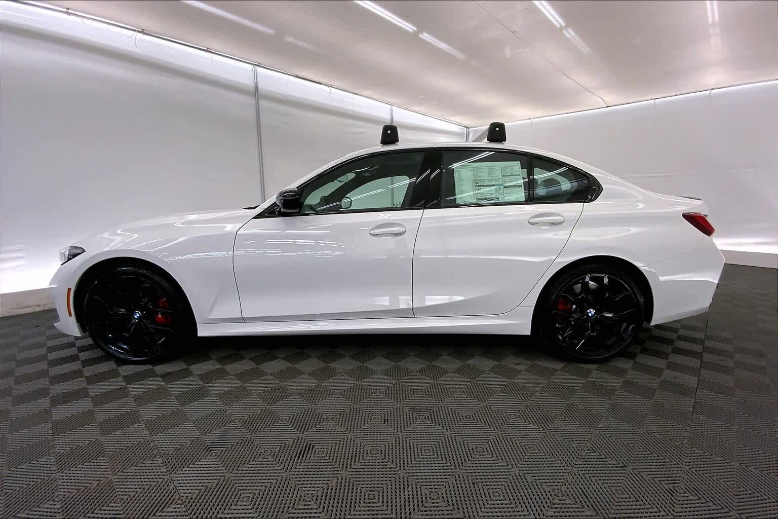 Thumbnail: 2025 BMW 3 Series - 3