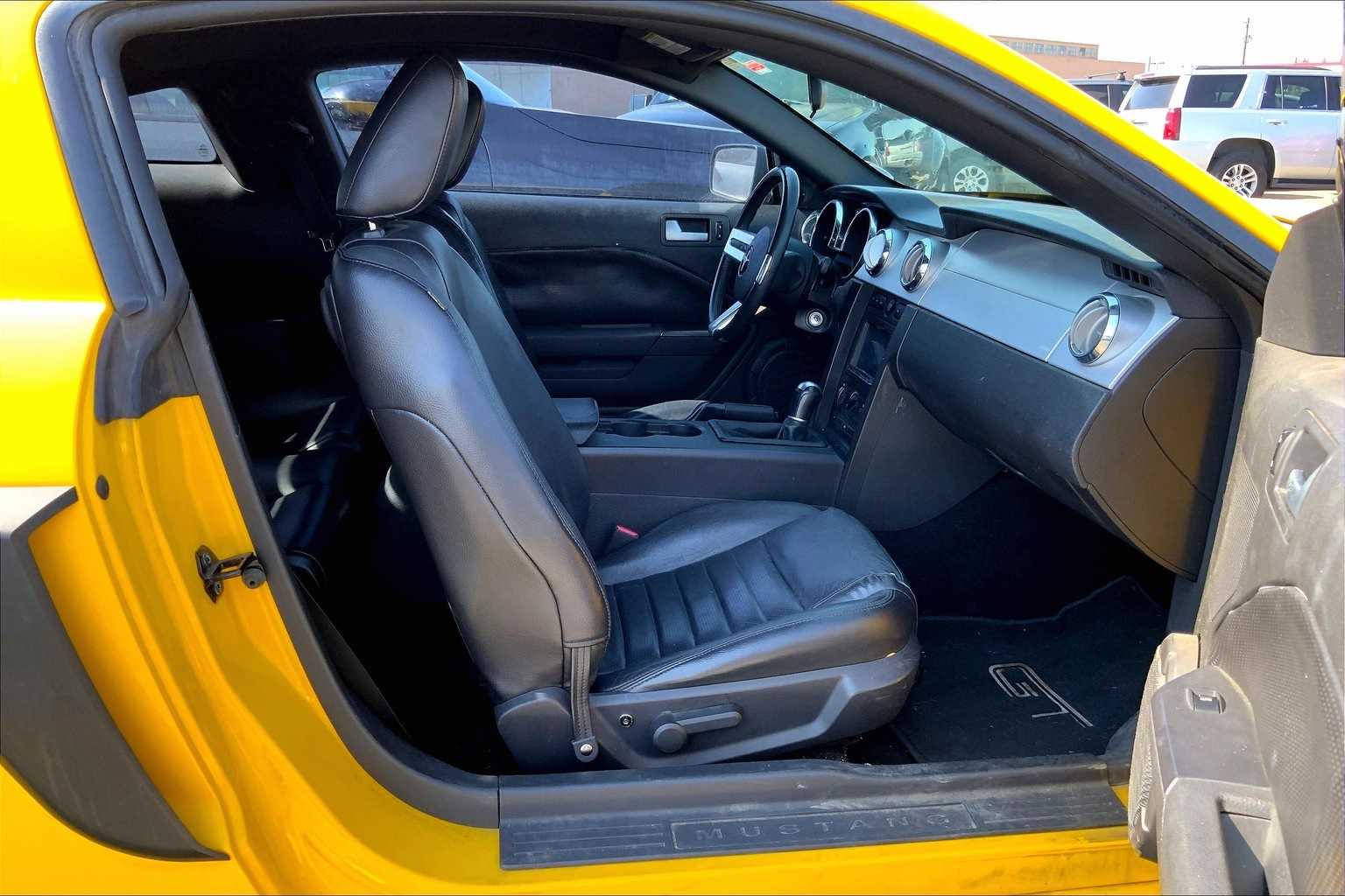 Thumbnail: 2005 Ford Mustang - 13