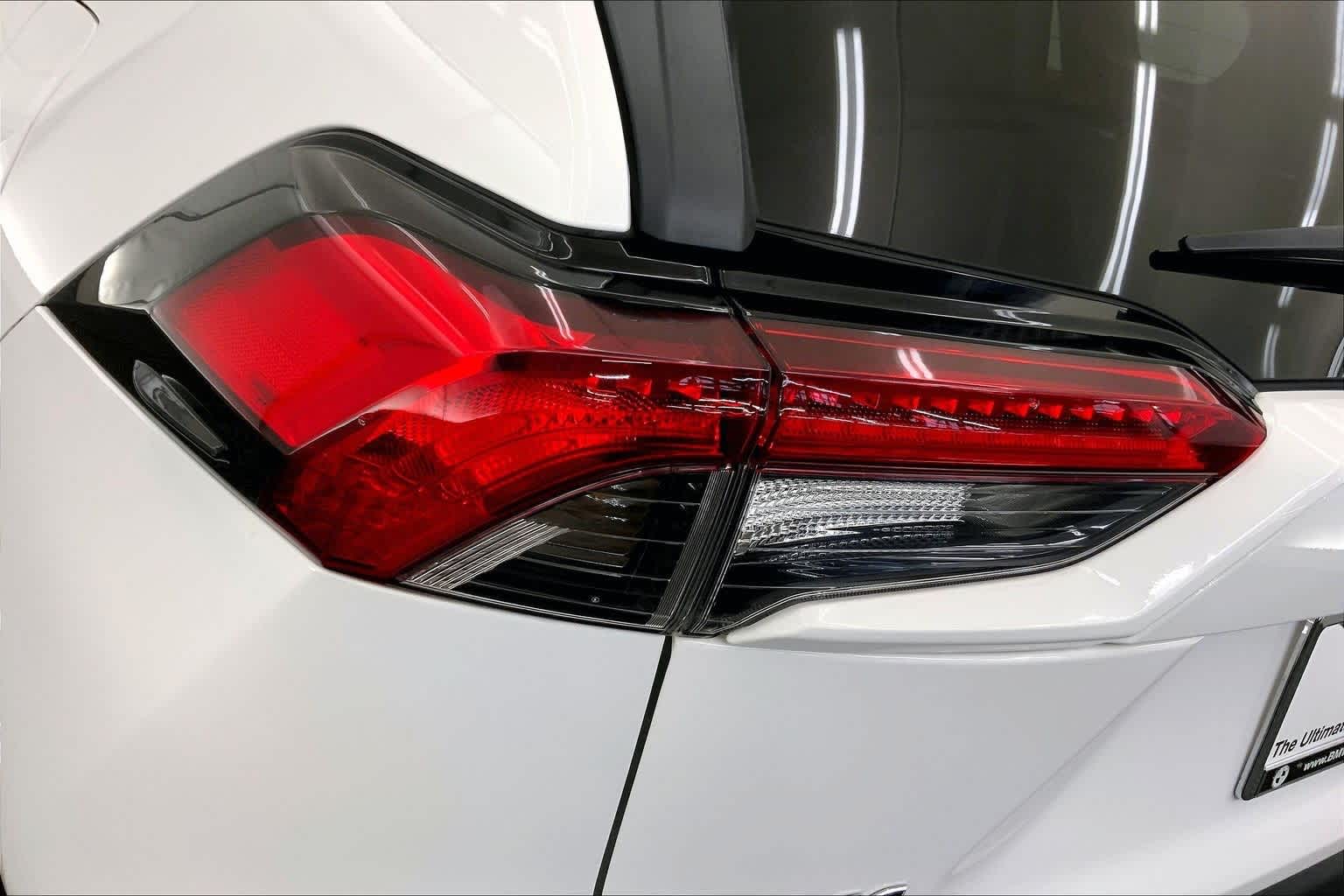 Thumbnail: 2021 Toyota RAV4 - 32