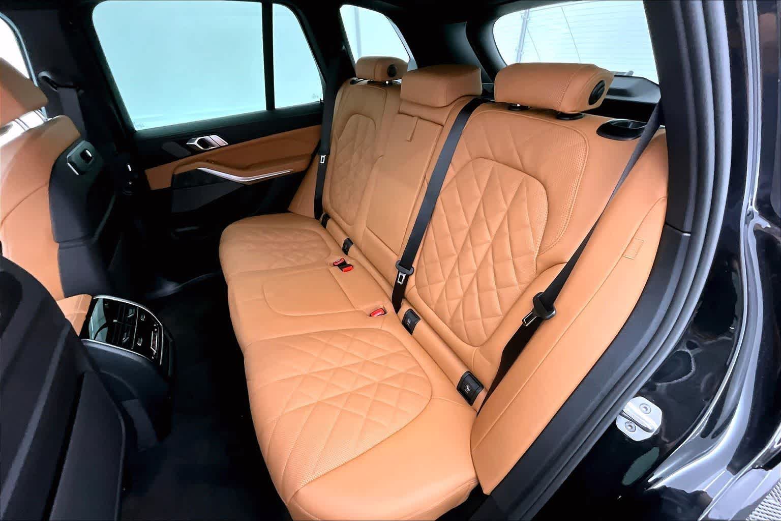 Thumbnail: 2026 BMW X5 - 13