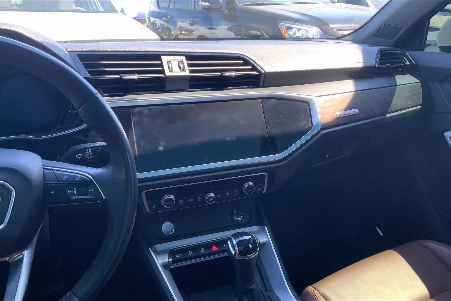 Thumbnail: 2020 Audi Q3 - 16