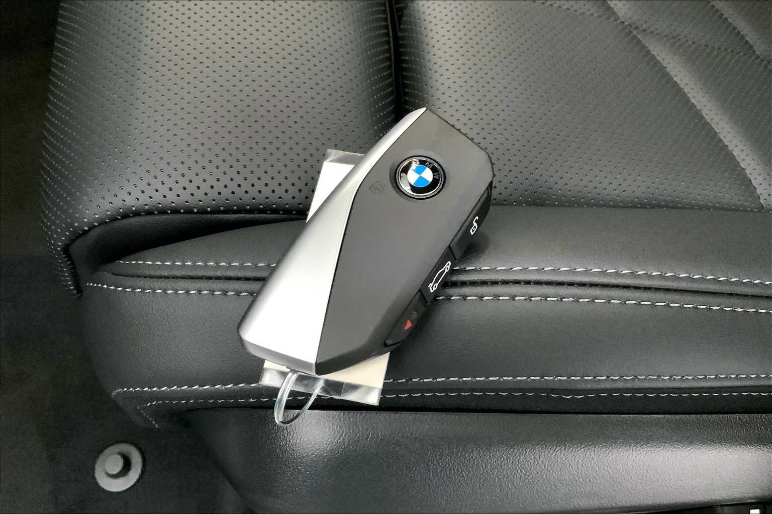 Thumbnail: 2025 BMW 5 Series - 20