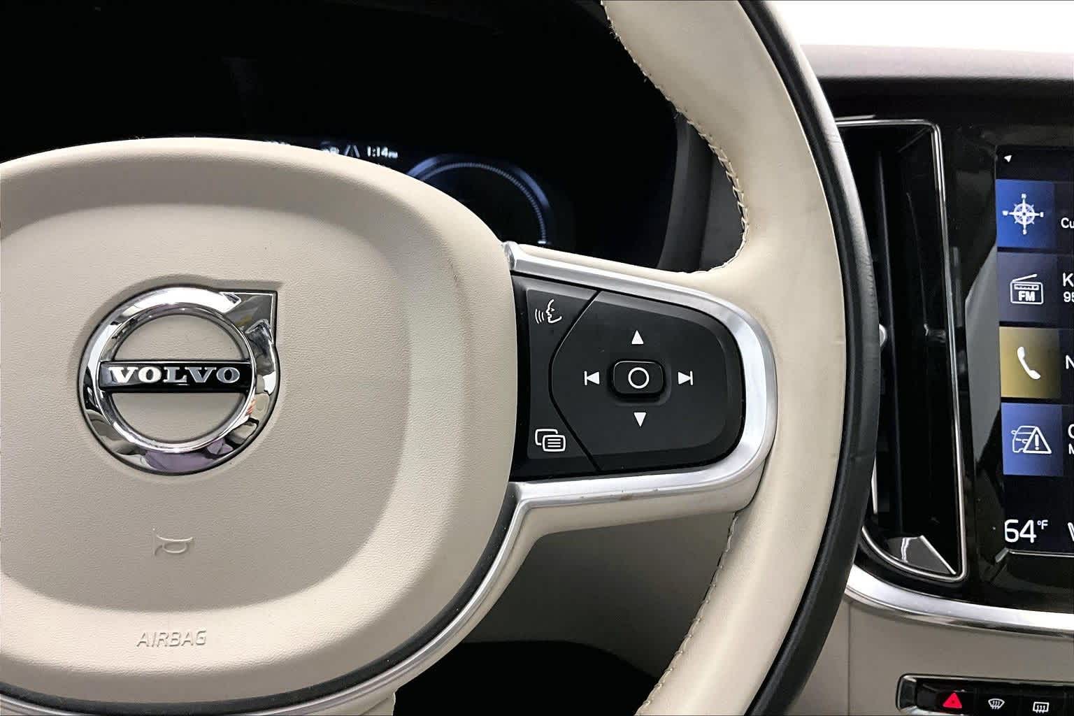 Thumbnail: 2022 Volvo S60 - 25