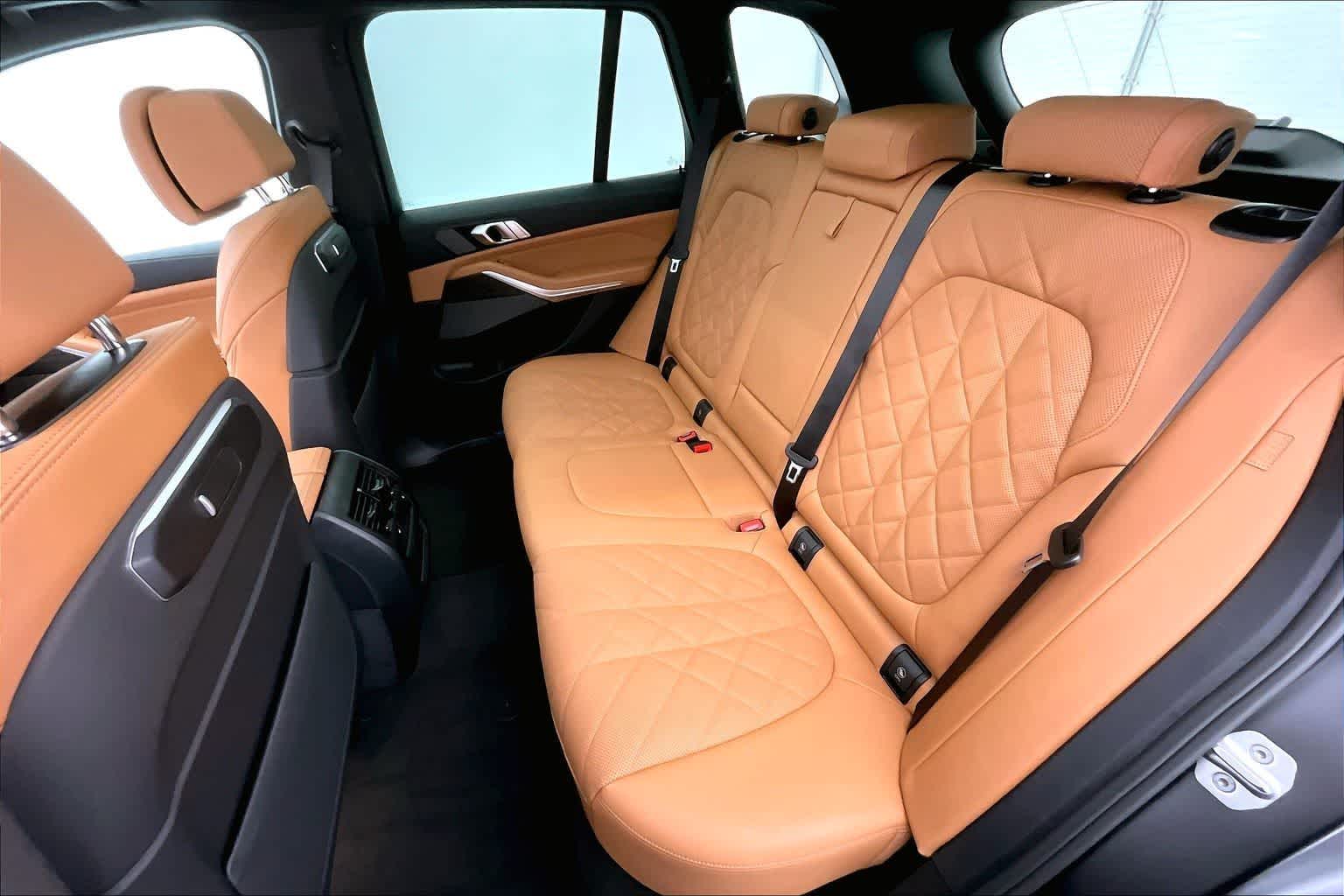 Thumbnail: 2026 BMW X5 - 13