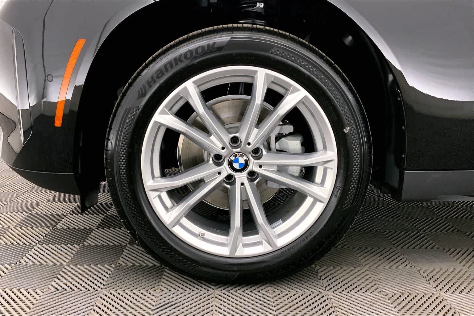 Thumbnail: 2025 BMW X3 - 8