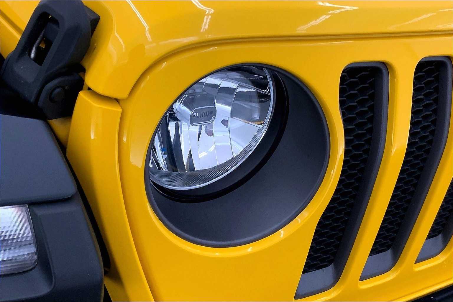 Thumbnail: 2021 Jeep Wrangler - 31