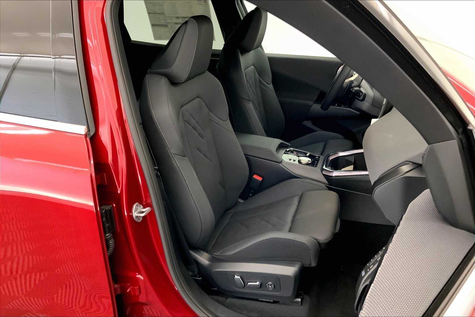 Thumbnail: 2025 BMW X3 - 14