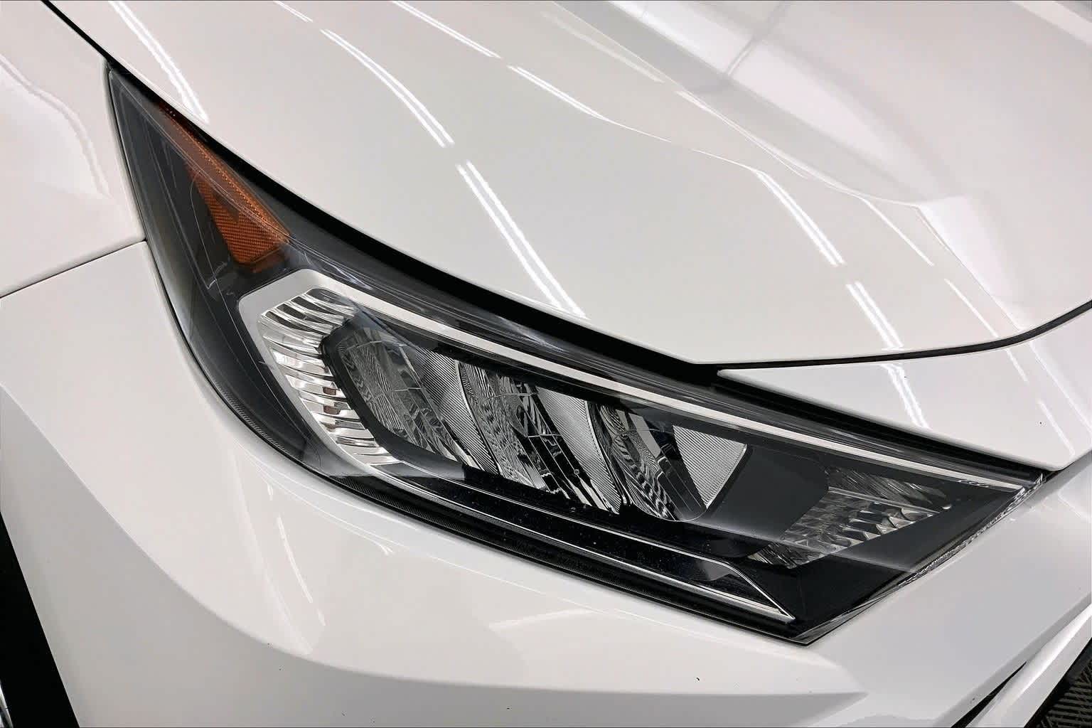 Thumbnail: 2021 Toyota RAV4 - 31