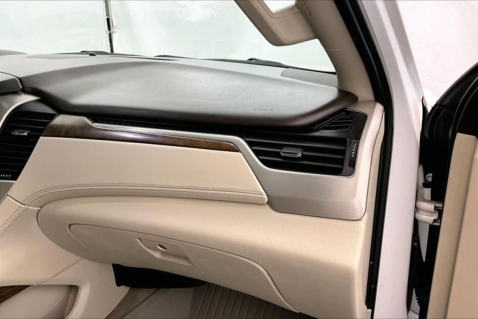 Thumbnail: 2019 GMC Yukon XL - 23