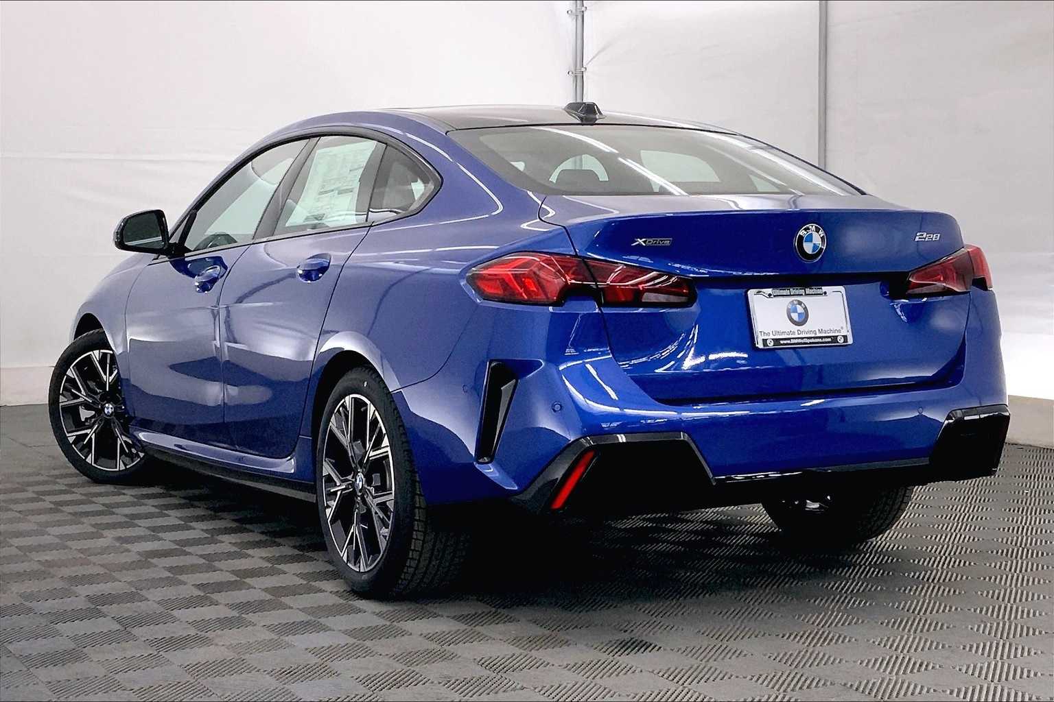 Thumbnail: 2025 BMW 2 Series - 4