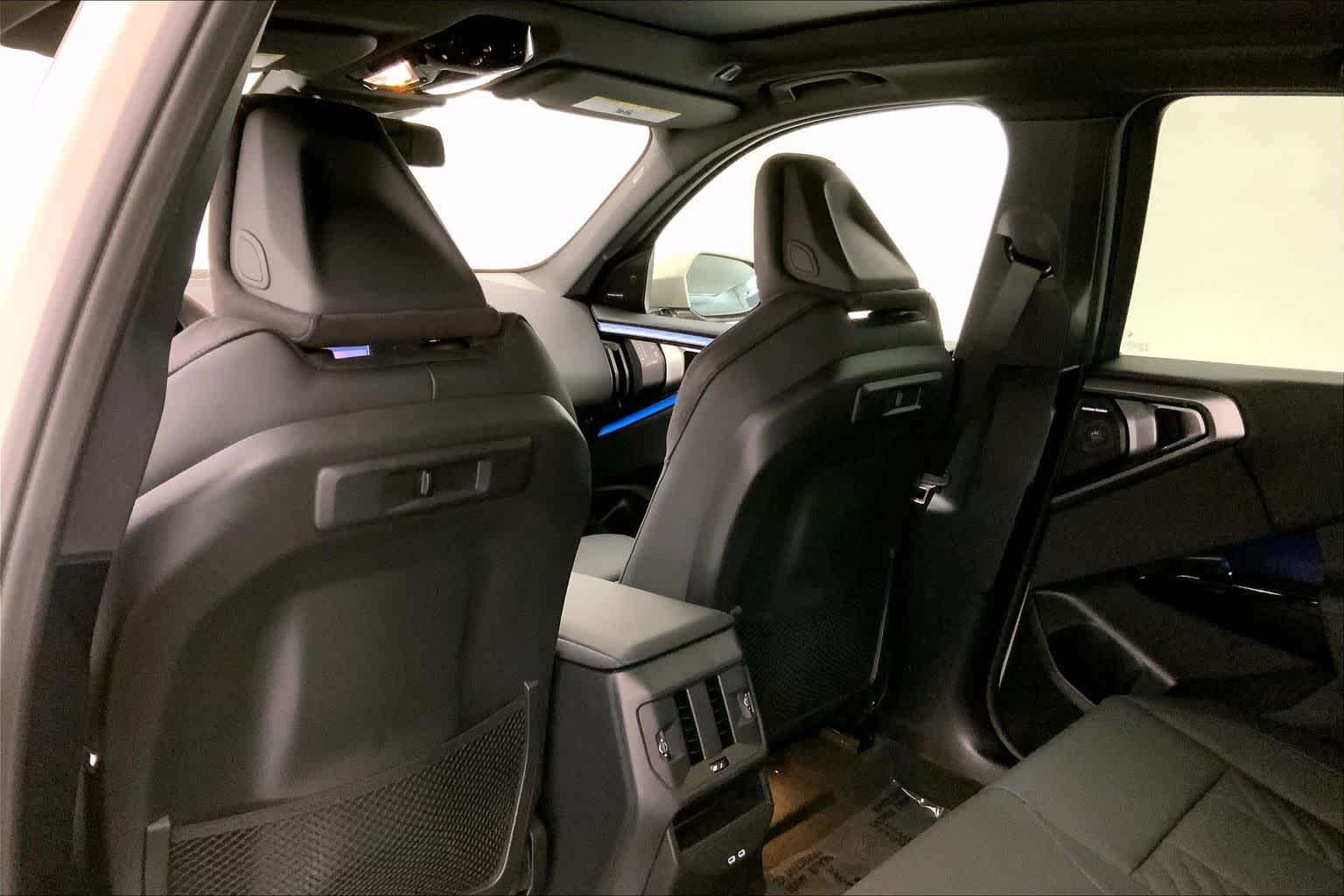 Thumbnail: 2026 BMW X3 - 12