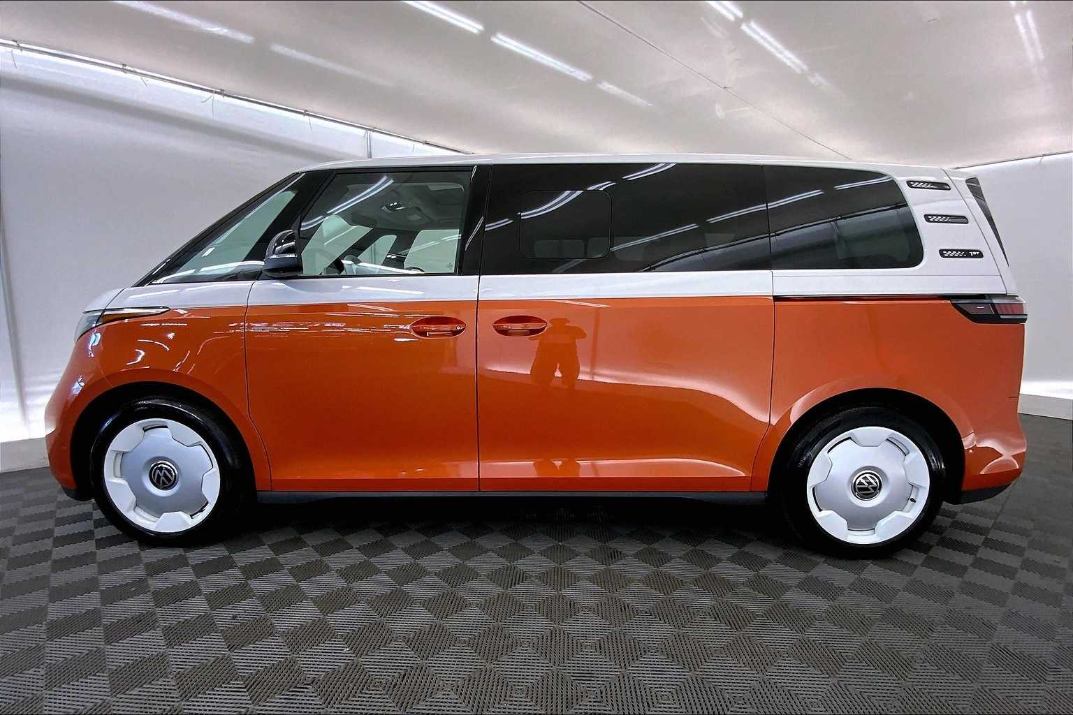 Thumbnail: 2025 Volkswagen ID.Buzz - 3