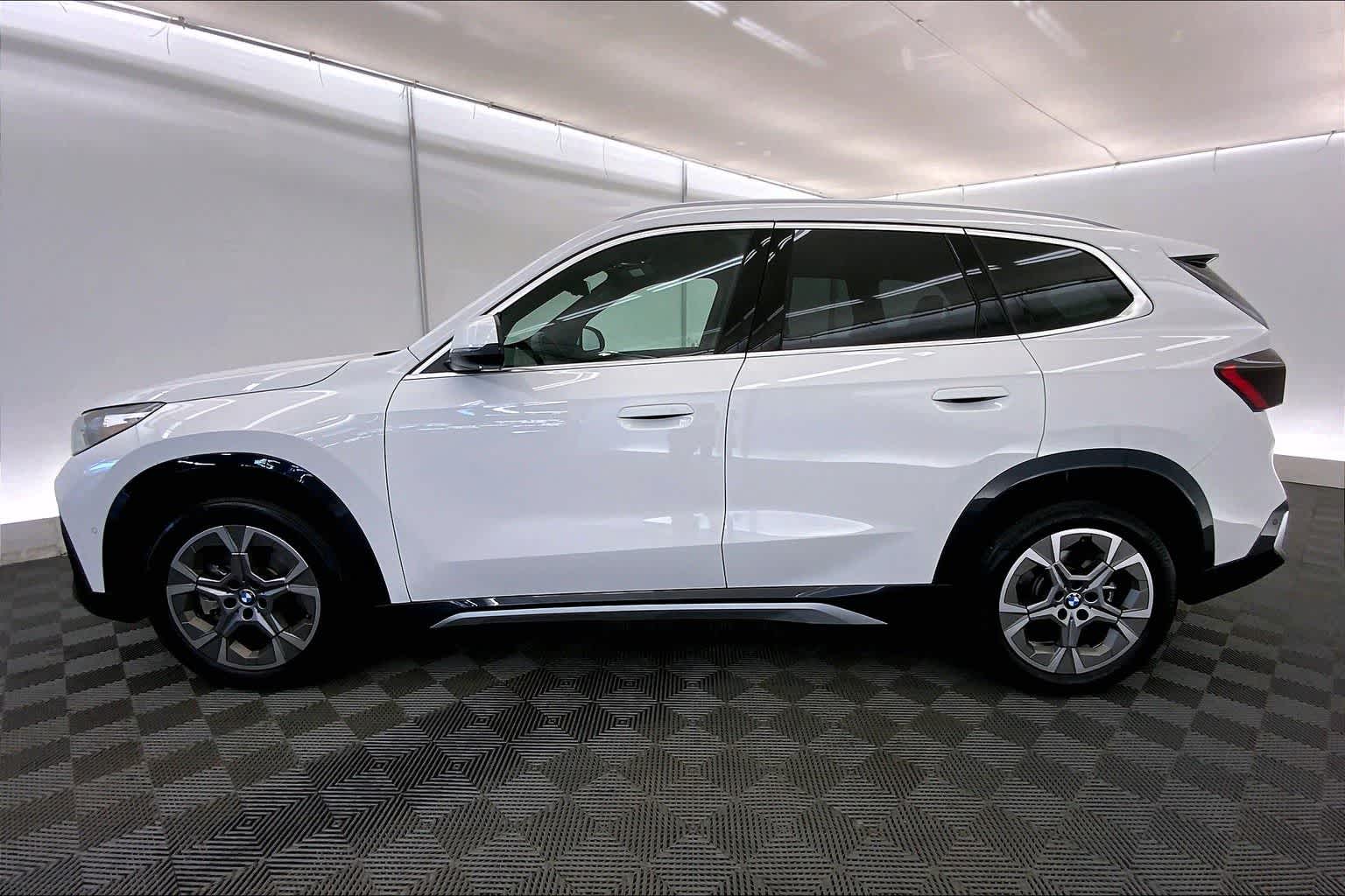 Thumbnail: 2025 BMW X1 - 3