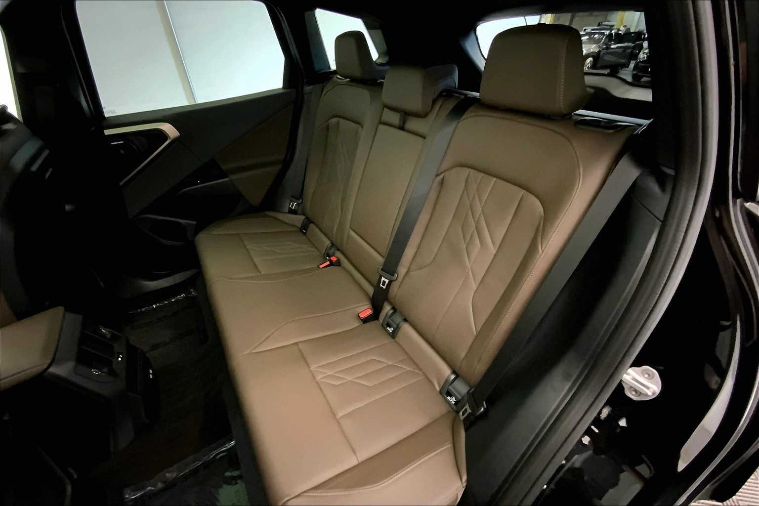 Thumbnail: 2025 BMW X3 - 13