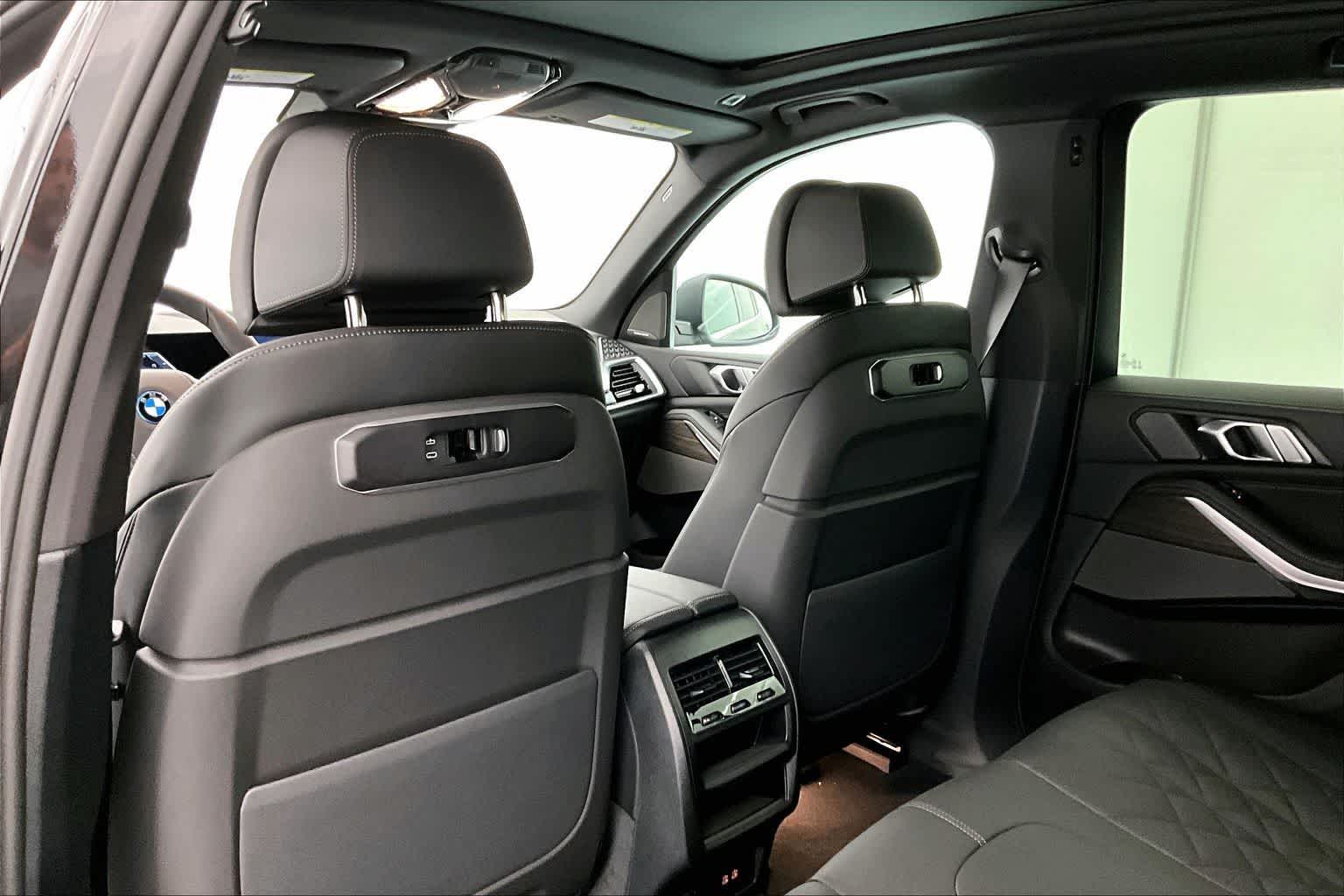 Thumbnail: 2026 BMW X5 - 12