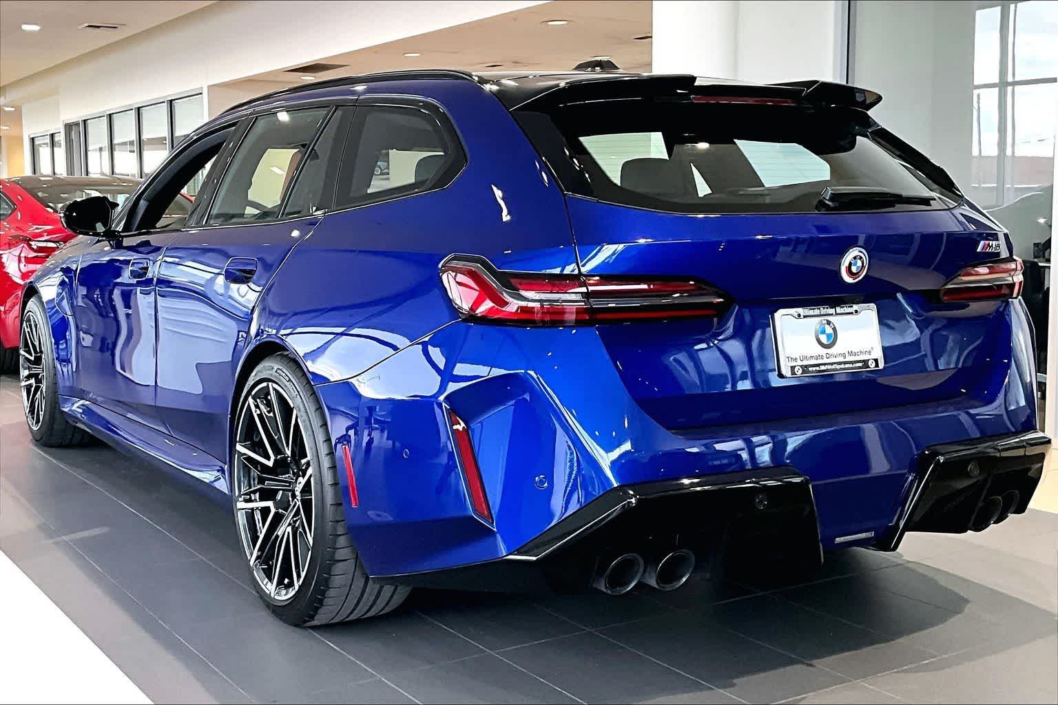 Thumbnail: 2025 BMW M5 - 4