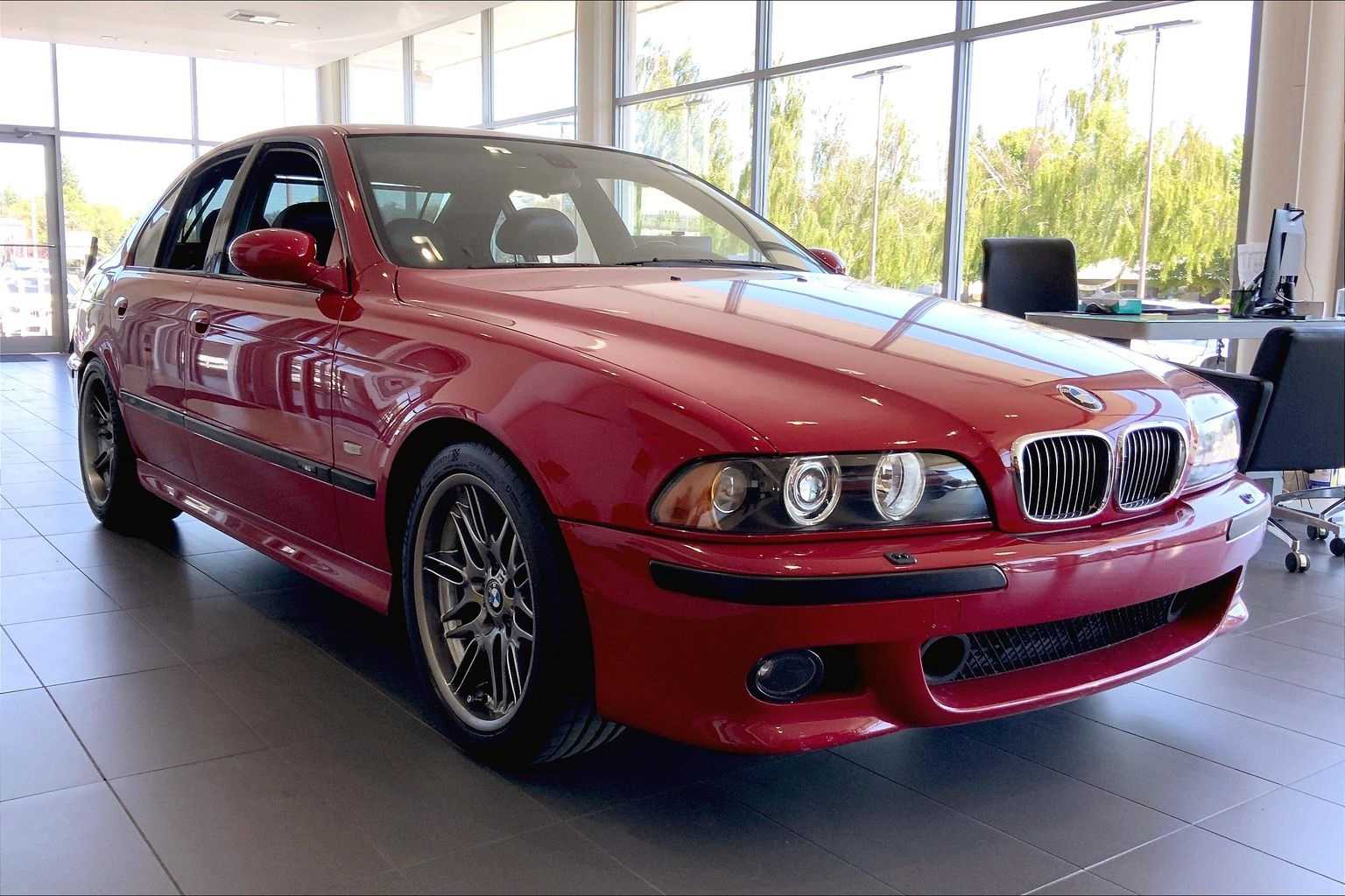 Thumbnail: 2001 BMW M5 - 21