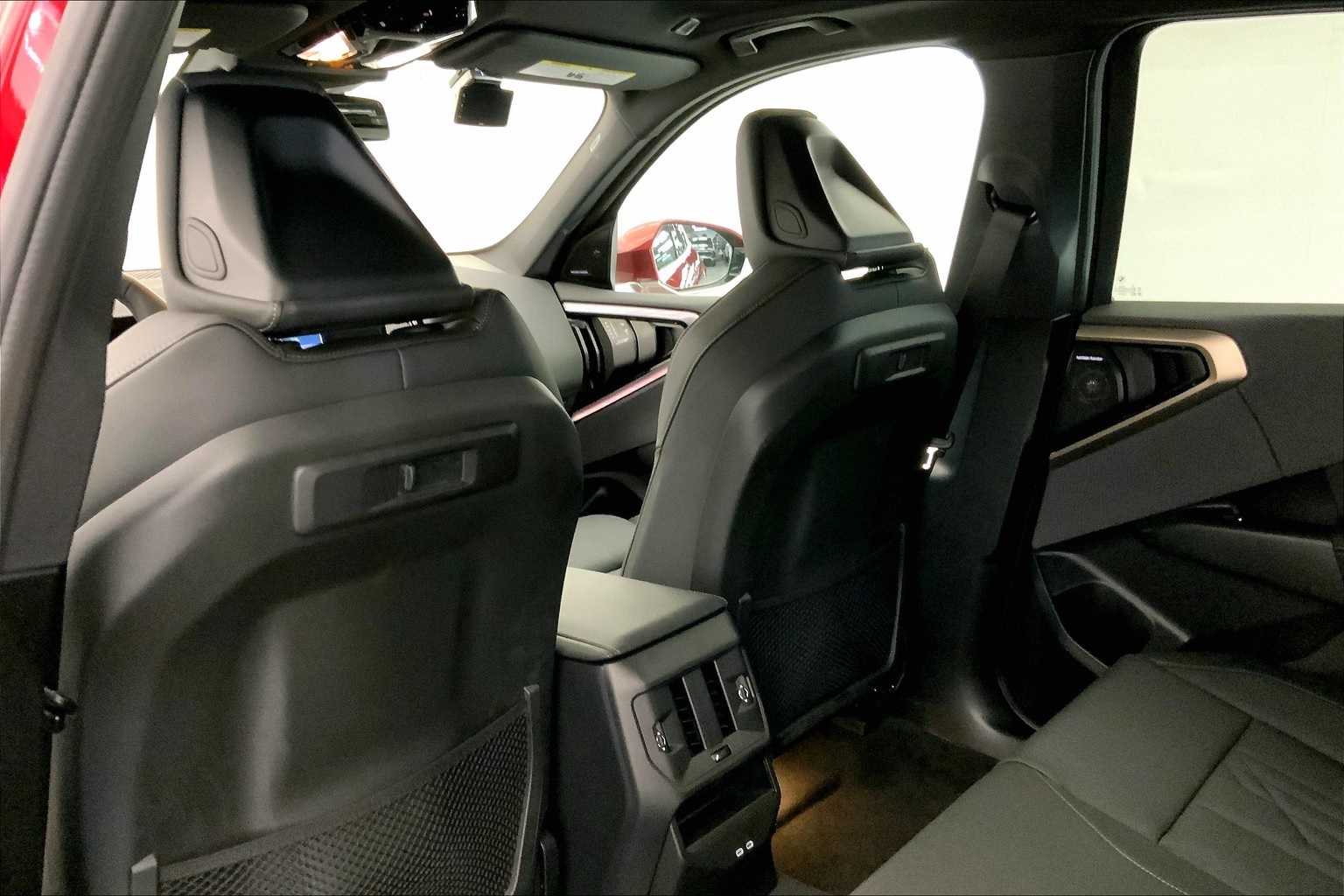 Thumbnail: 2025 BMW X3 - 12