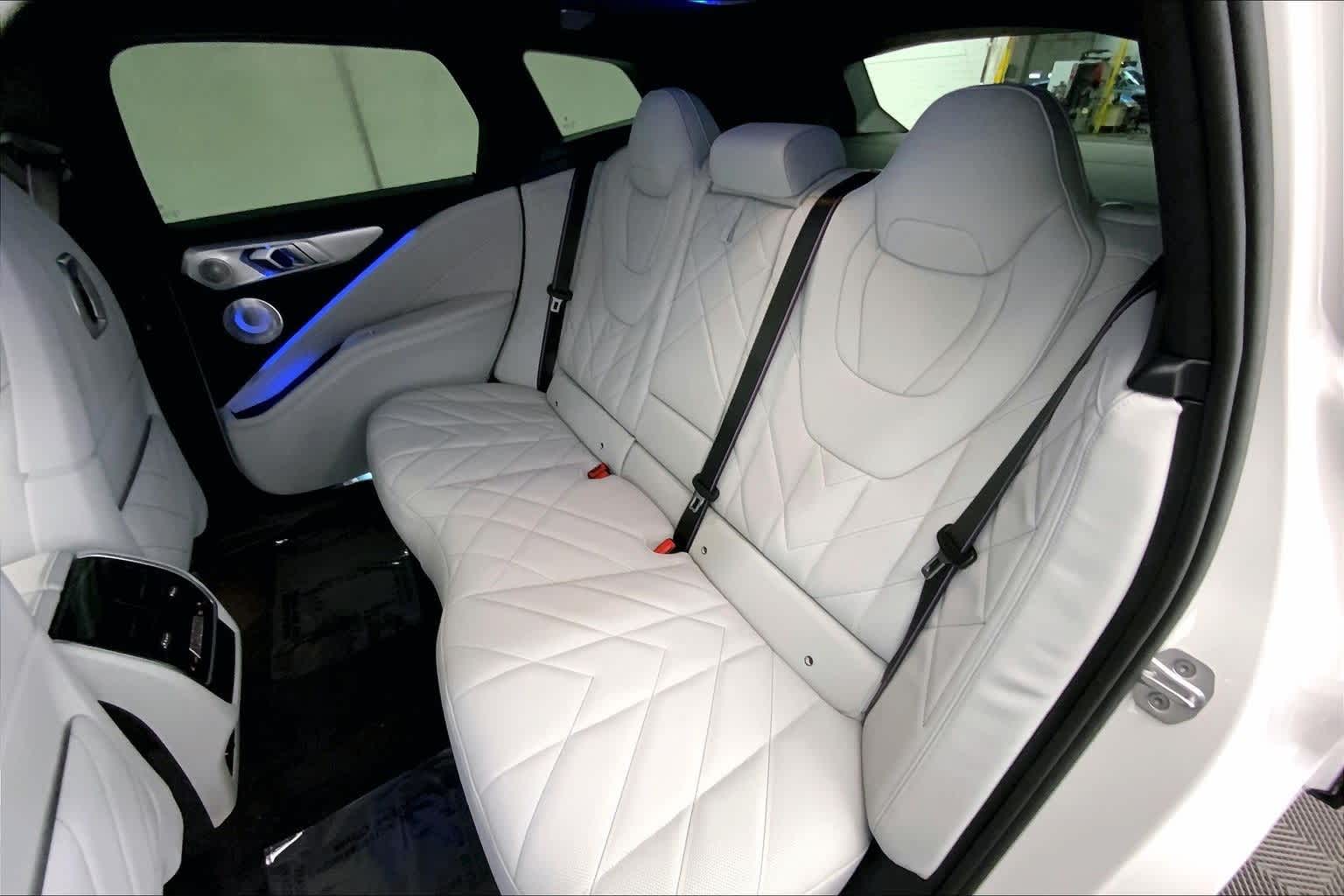 Thumbnail: 2026 BMW XM - 13