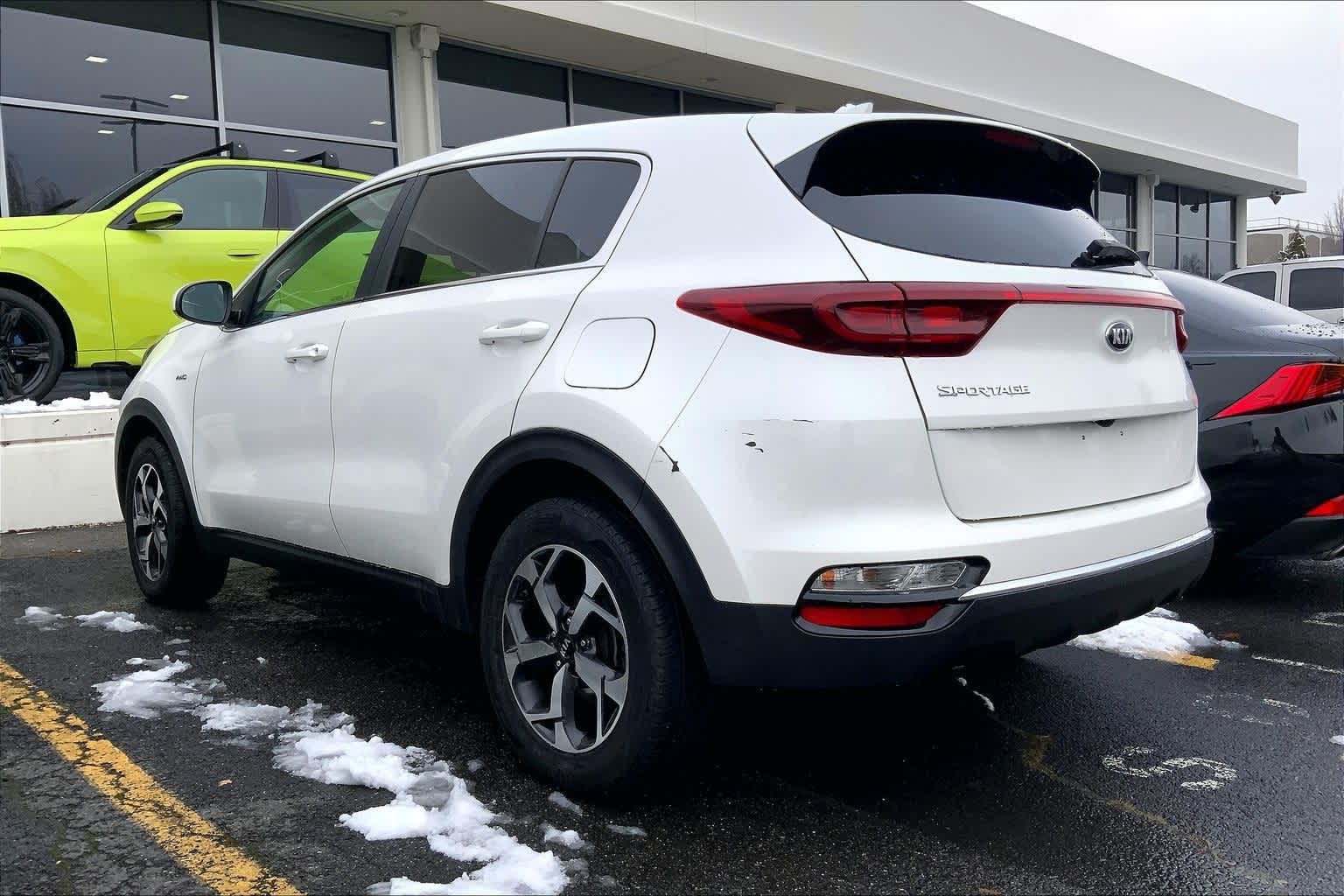 2022 Kia Sportage LX photo 2