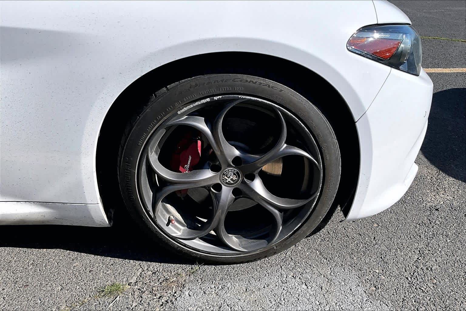 Thumbnail: 2019 Alfa Romeo Giulia - 14