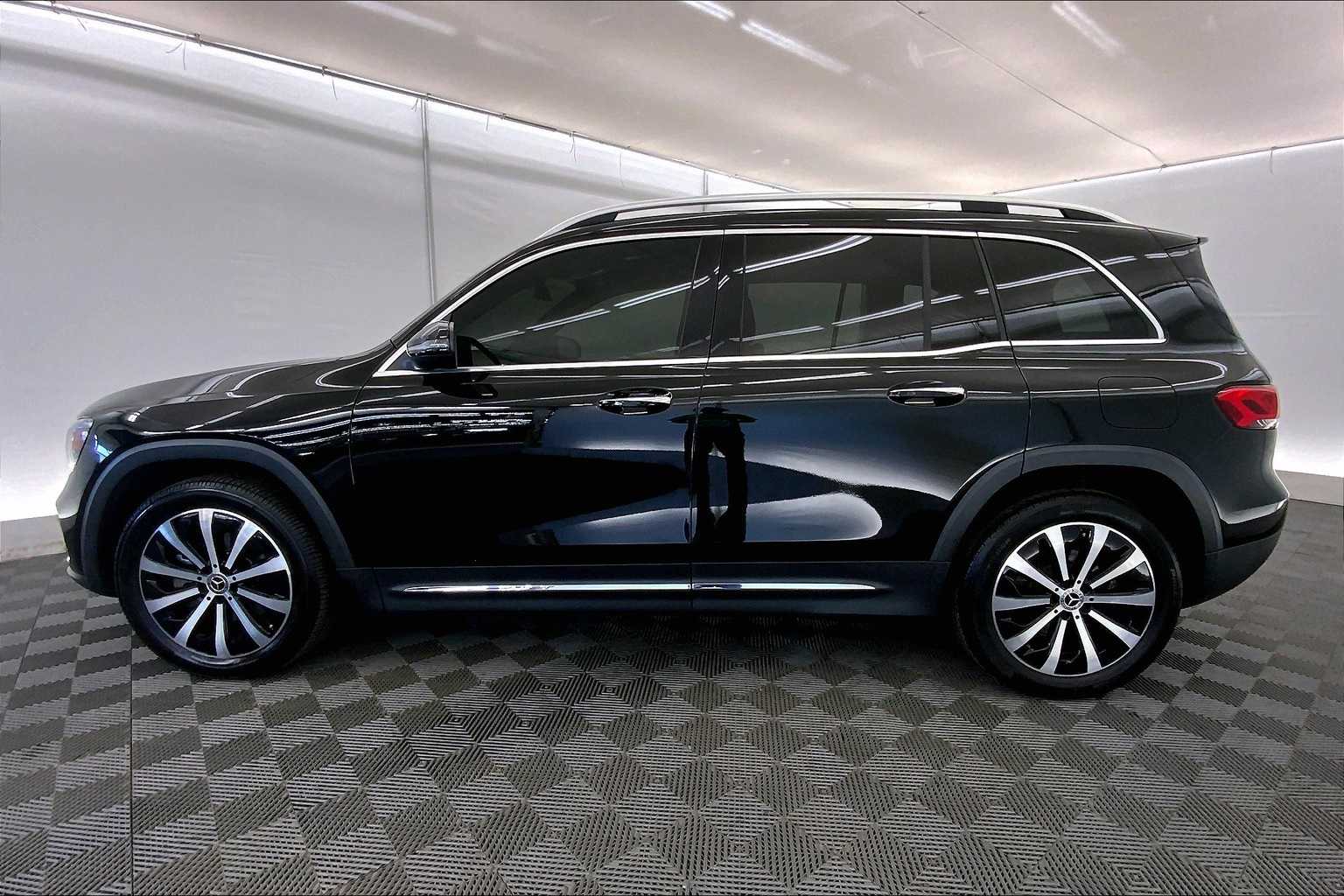 Thumbnail: 2022 Mercedes-Benz GLB - 3