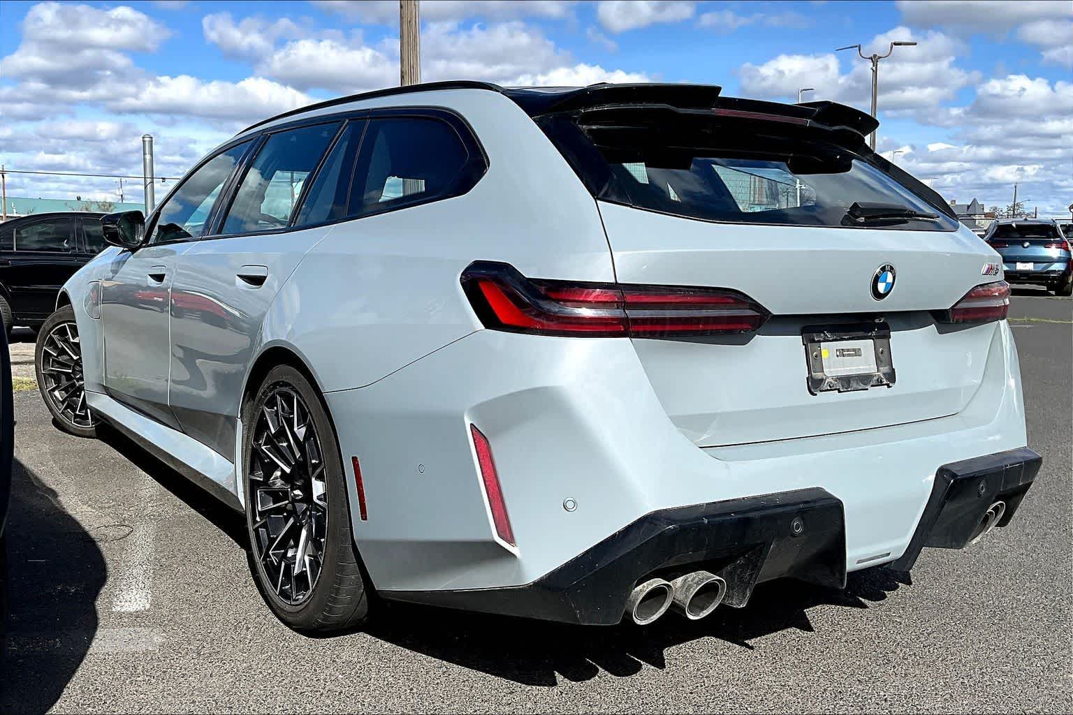 Thumbnail: 2026 BMW M5 - 4