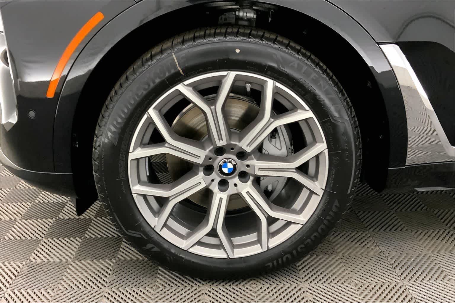 Thumbnail: 2026 BMW X7 - 8