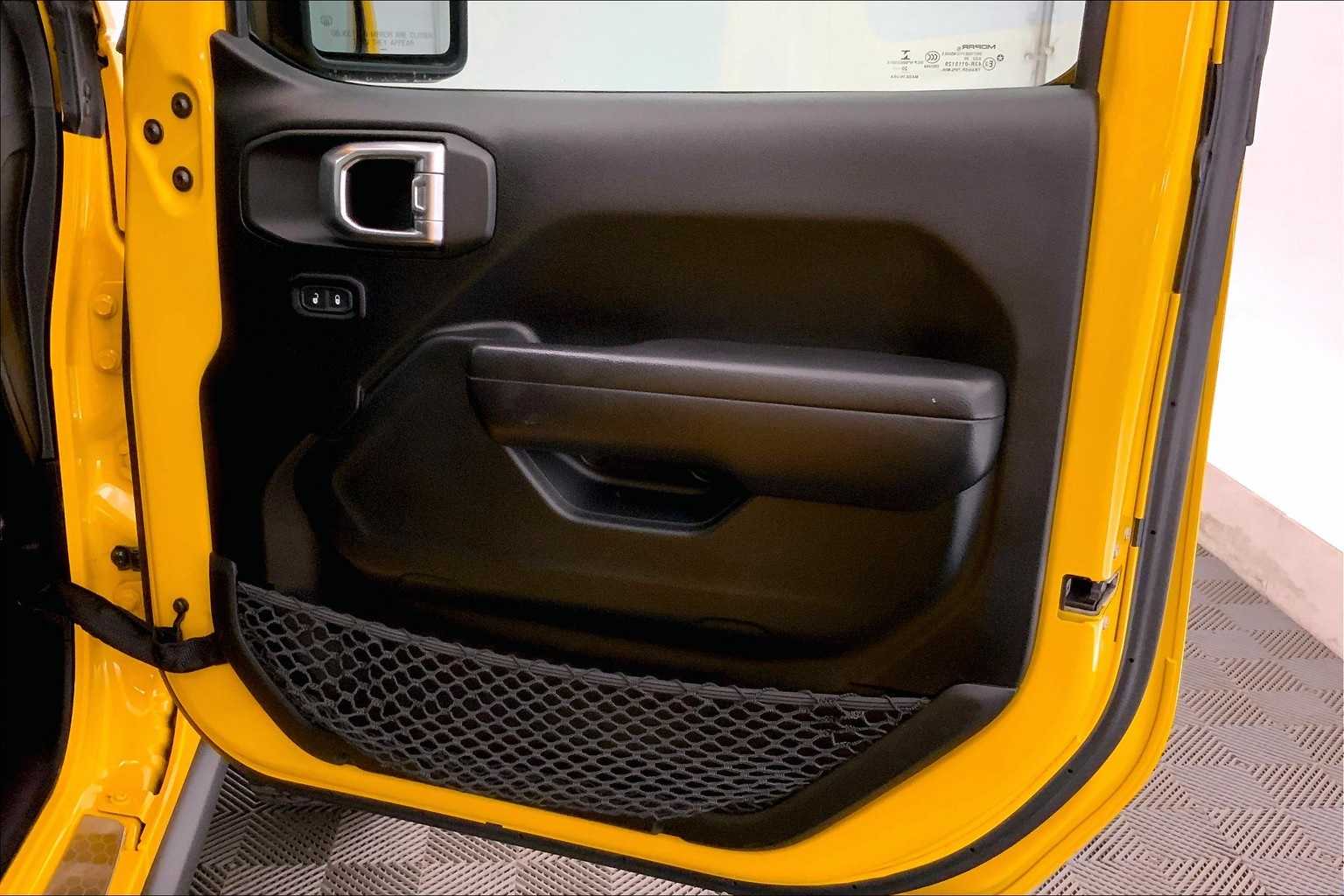 Thumbnail: 2021 Jeep Wrangler - 28