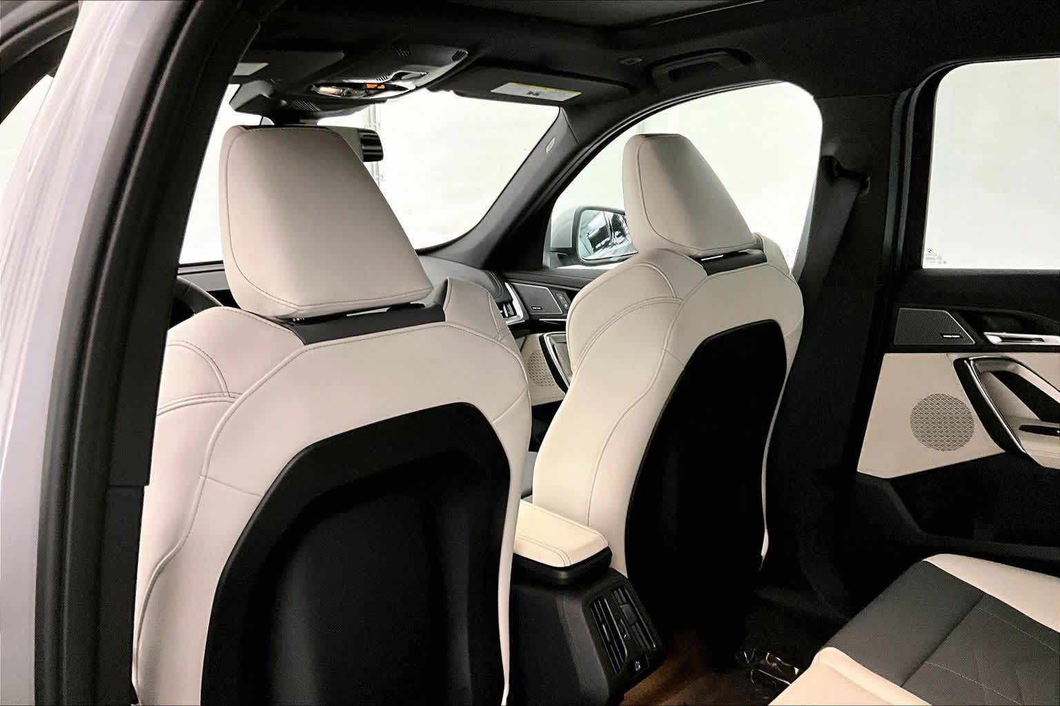 Thumbnail: 2026 BMW X1 - 12