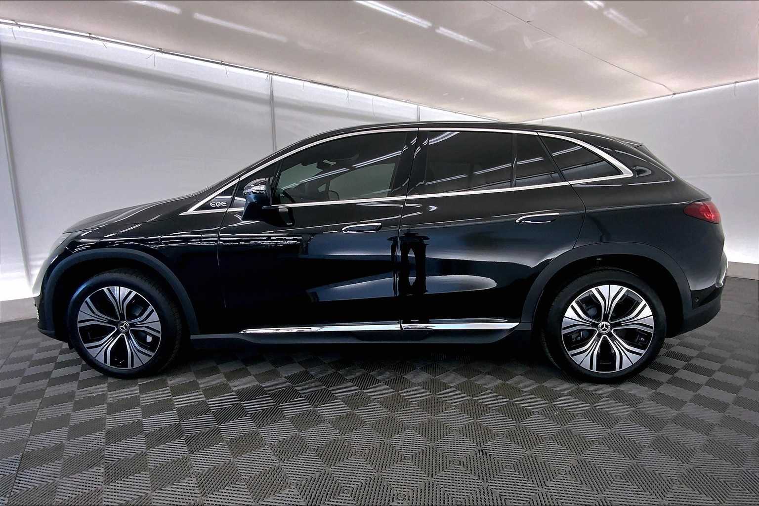 Thumbnail: 2024 Mercedes-Benz EQE - 3