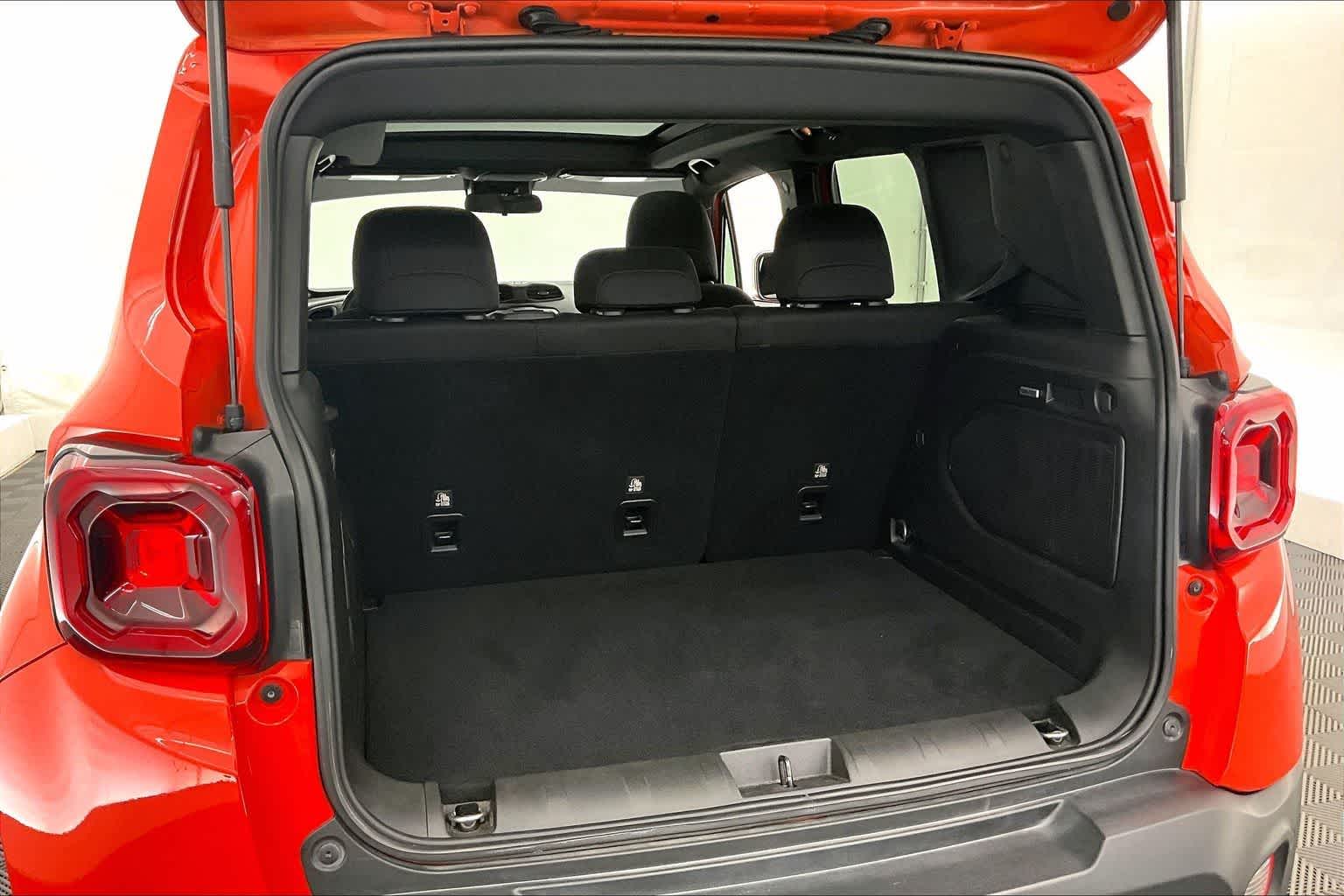 Thumbnail: 2021 Jeep Renegade - 18