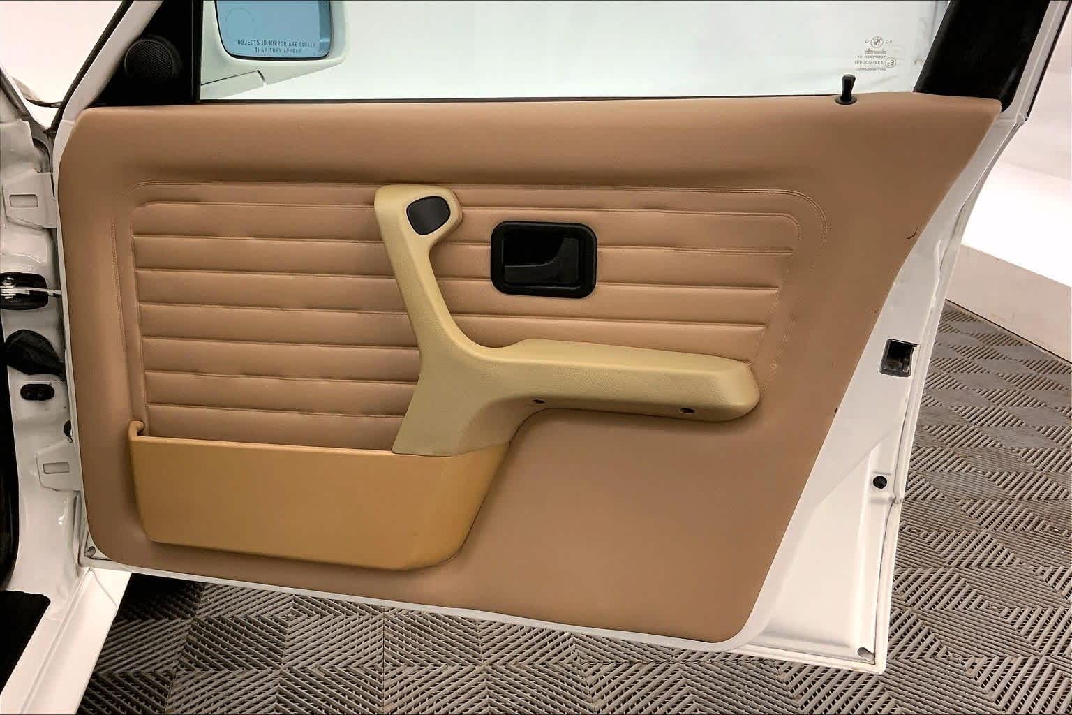 Thumbnail: 1991 BMW 3 Series - 28