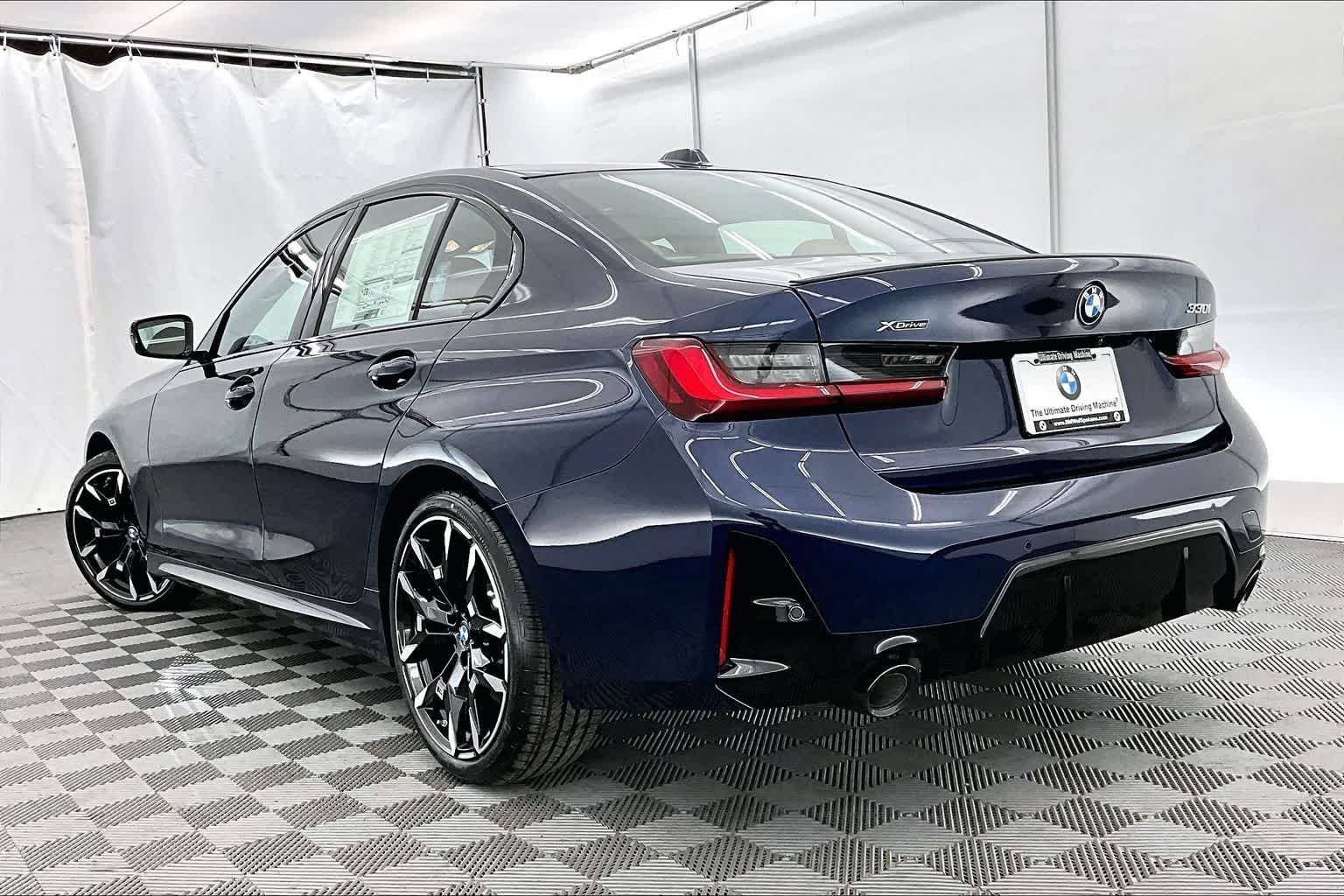 Thumbnail: 2026 BMW 3 Series - 4